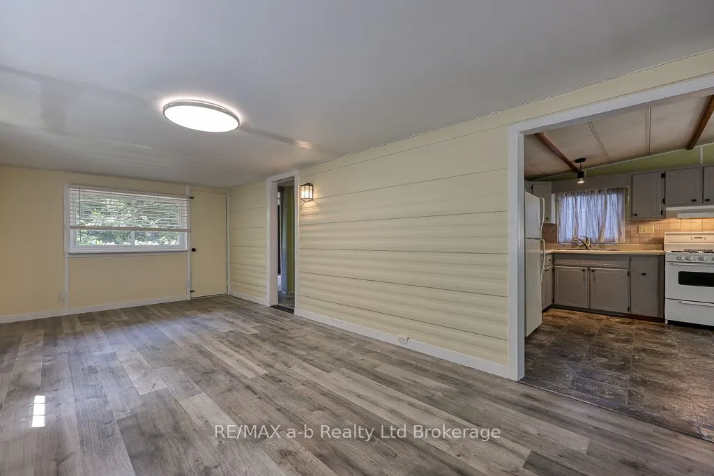 595487 59 Highway N, #14