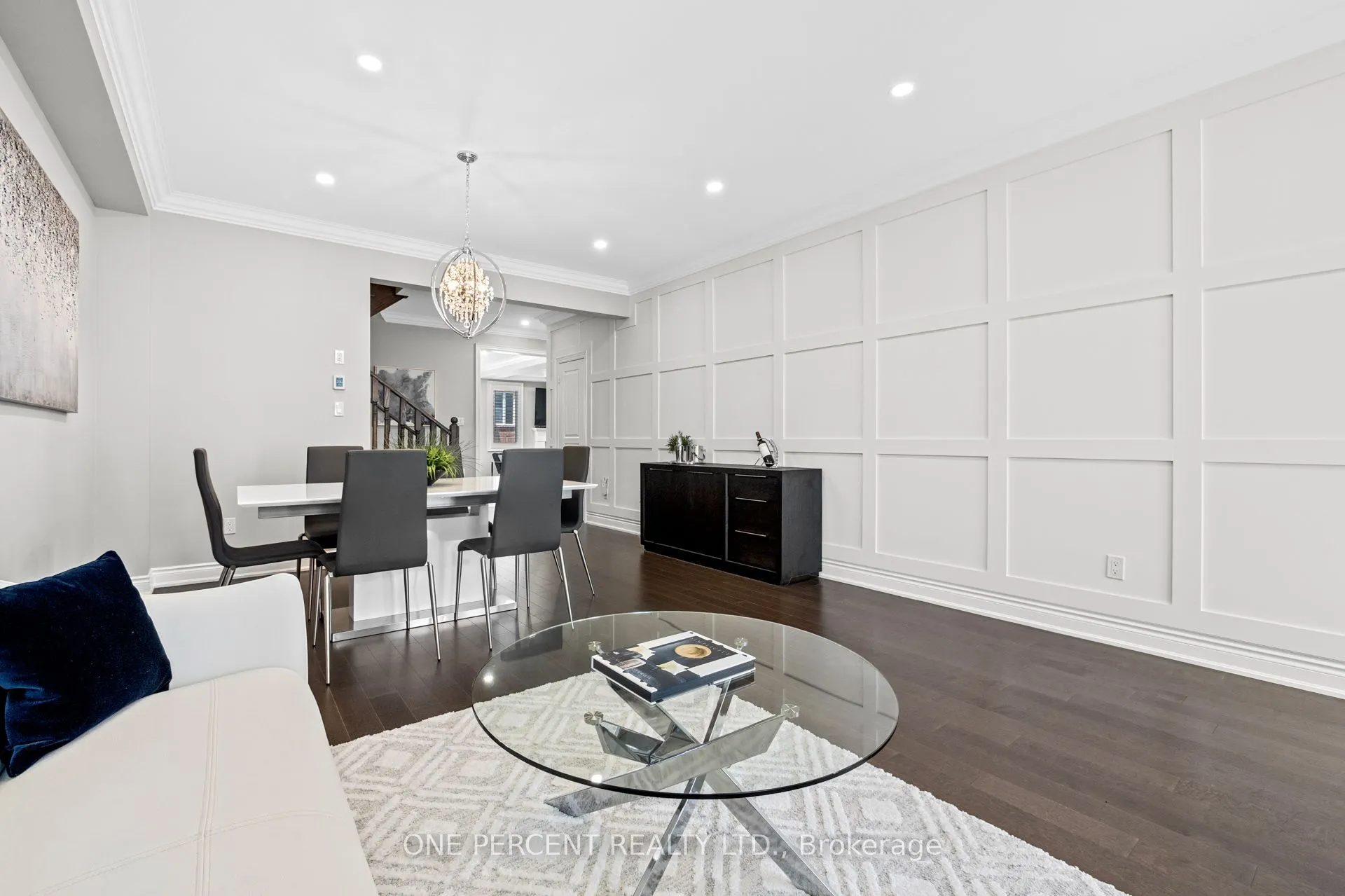 107 Avanti Crescent