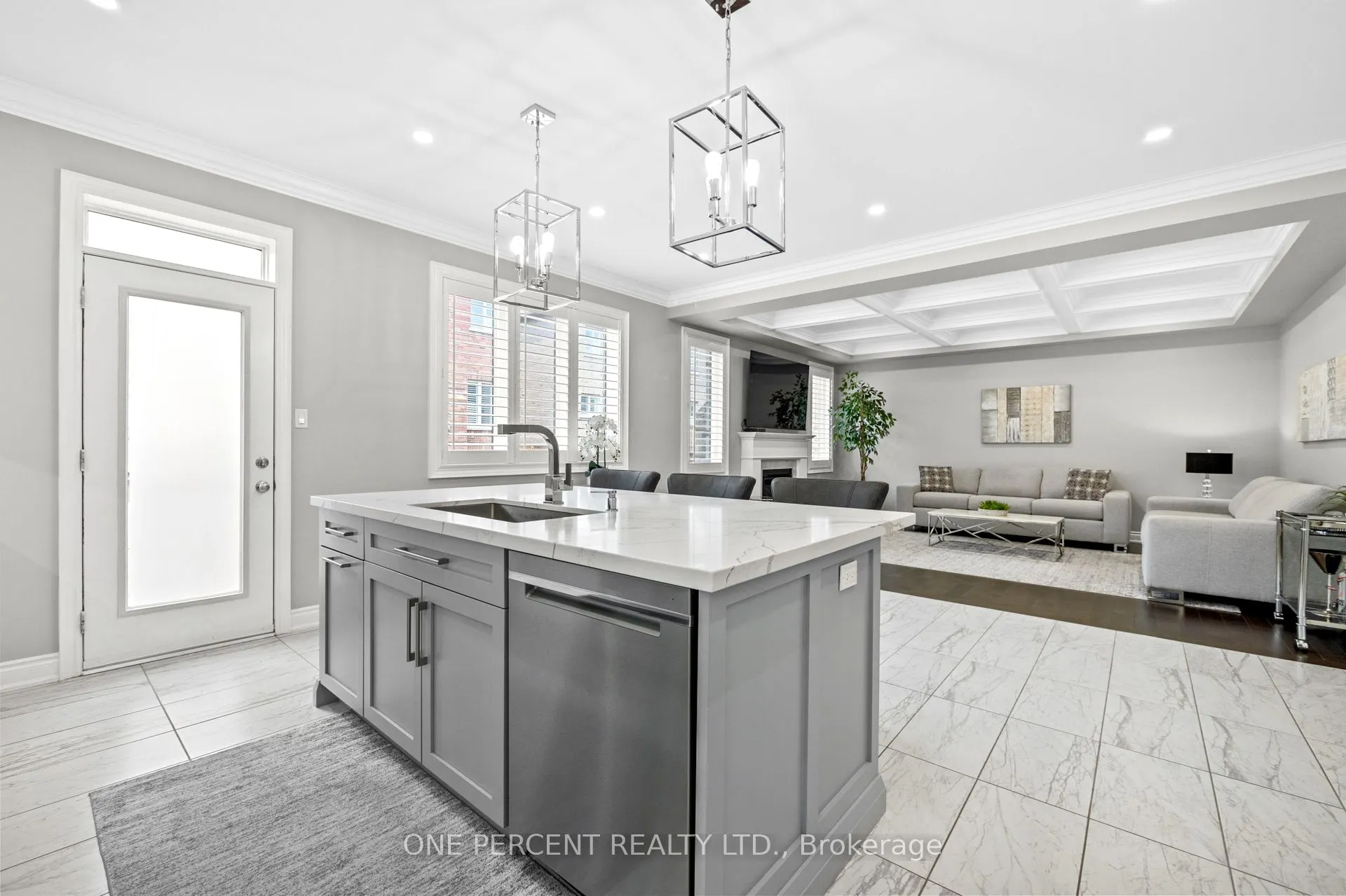 107 Avanti Crescent