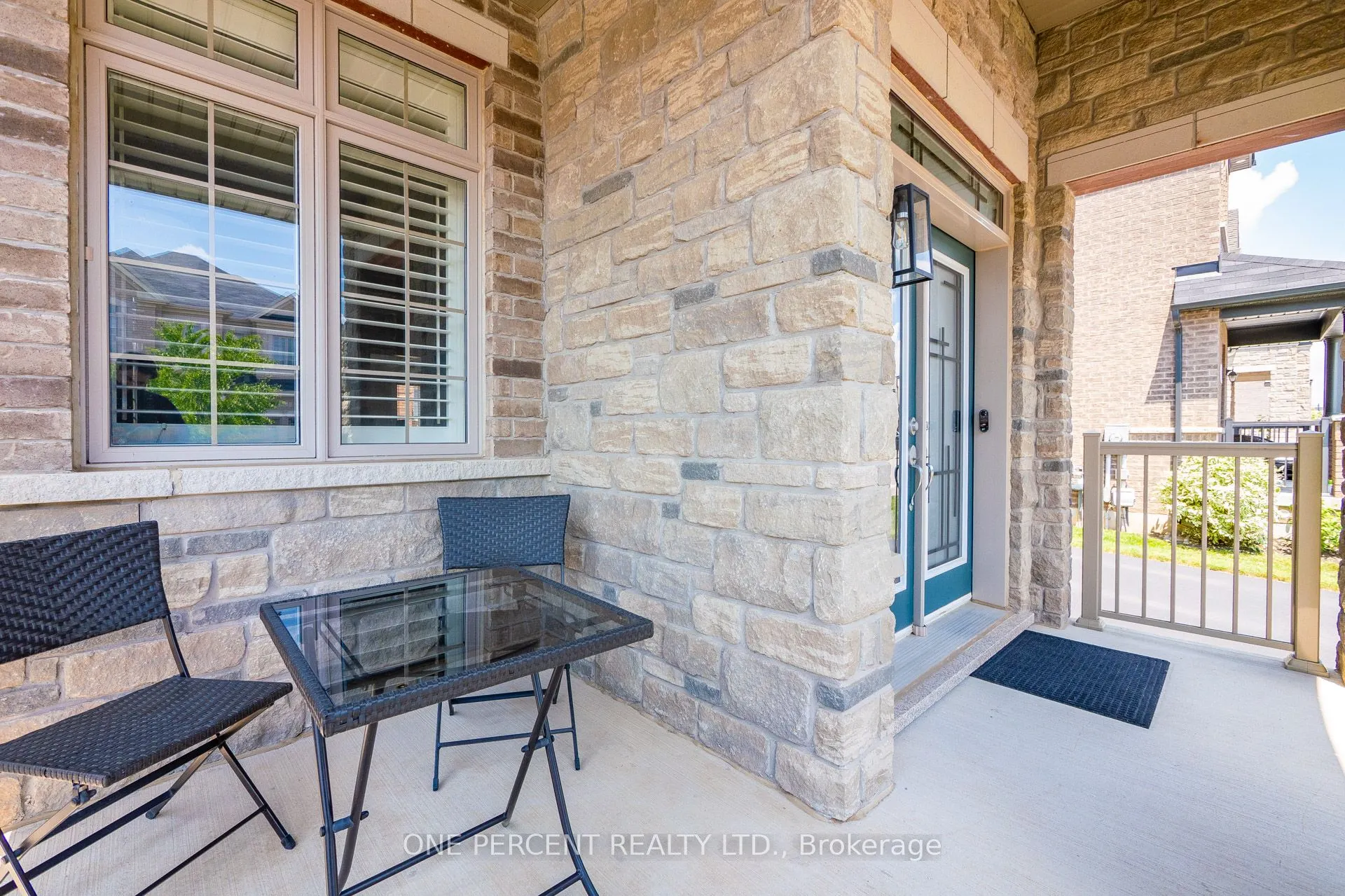 107 Avanti Crescent