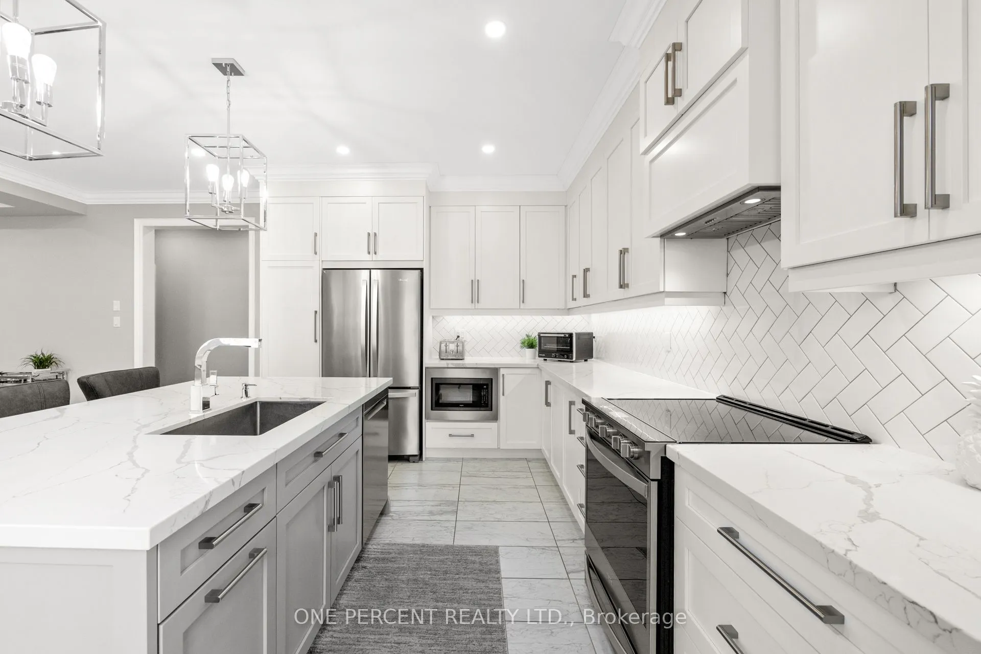 107 Avanti Crescent