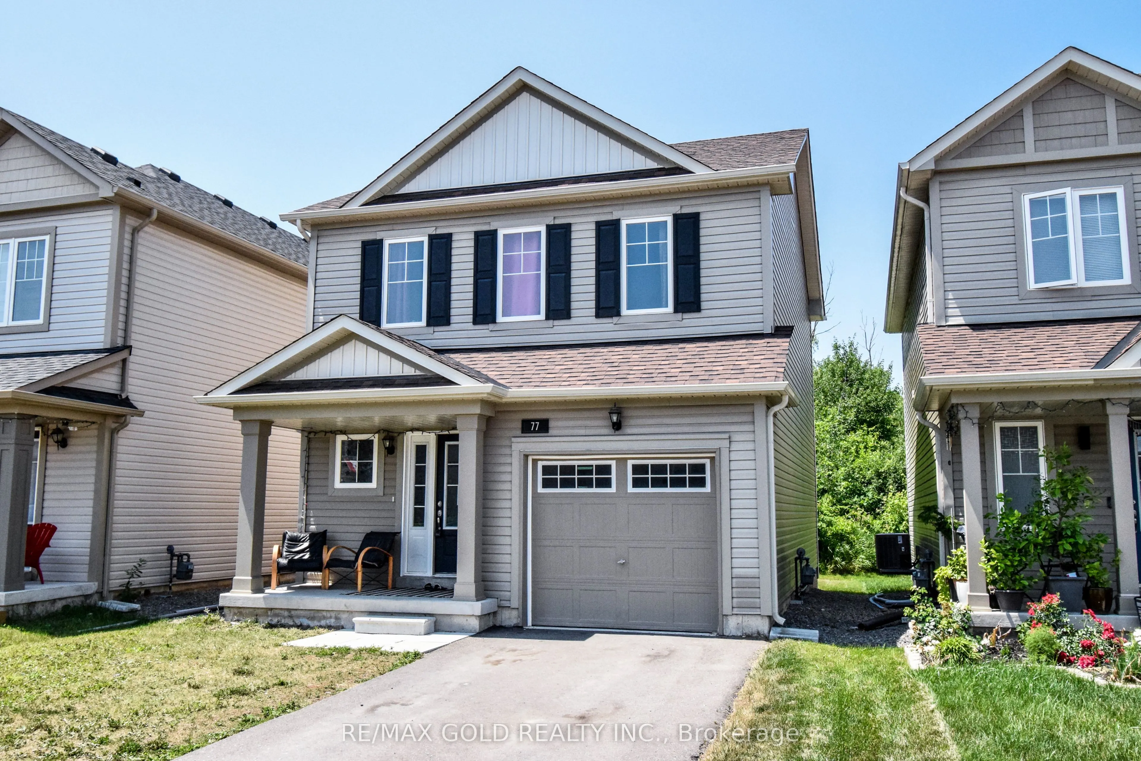 77 Tumblewood Place W
