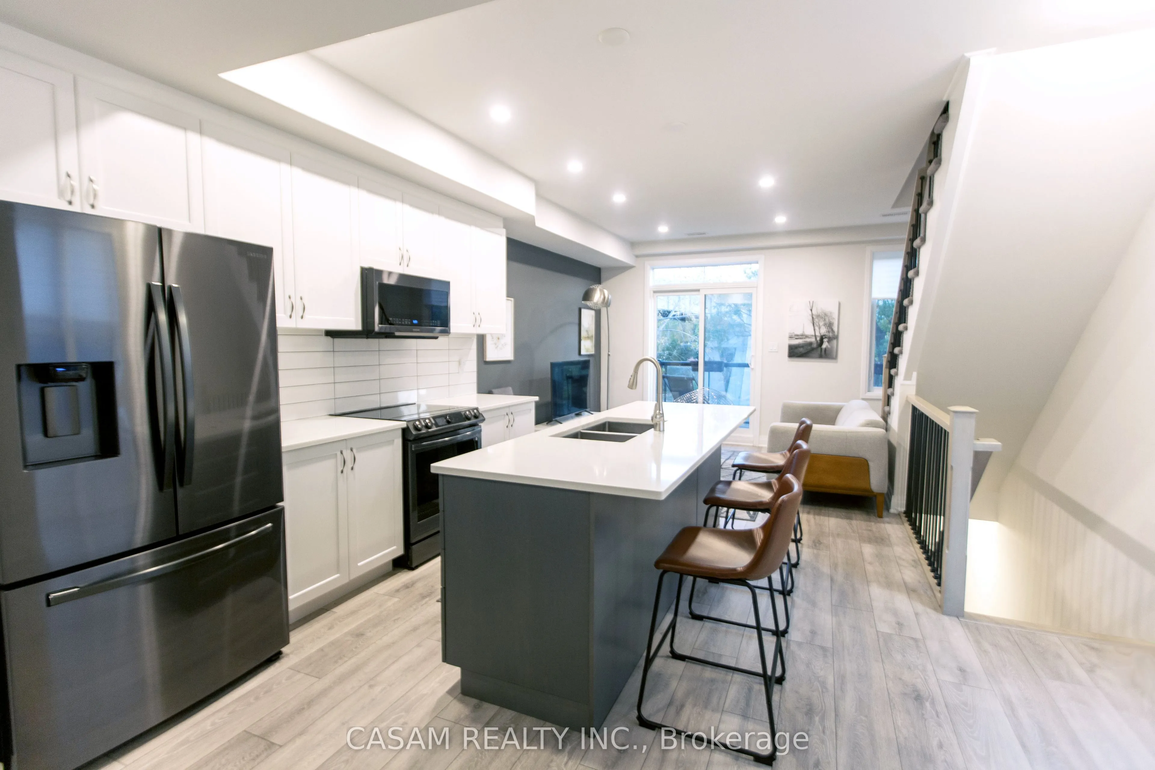 2 Willow Street N, #10