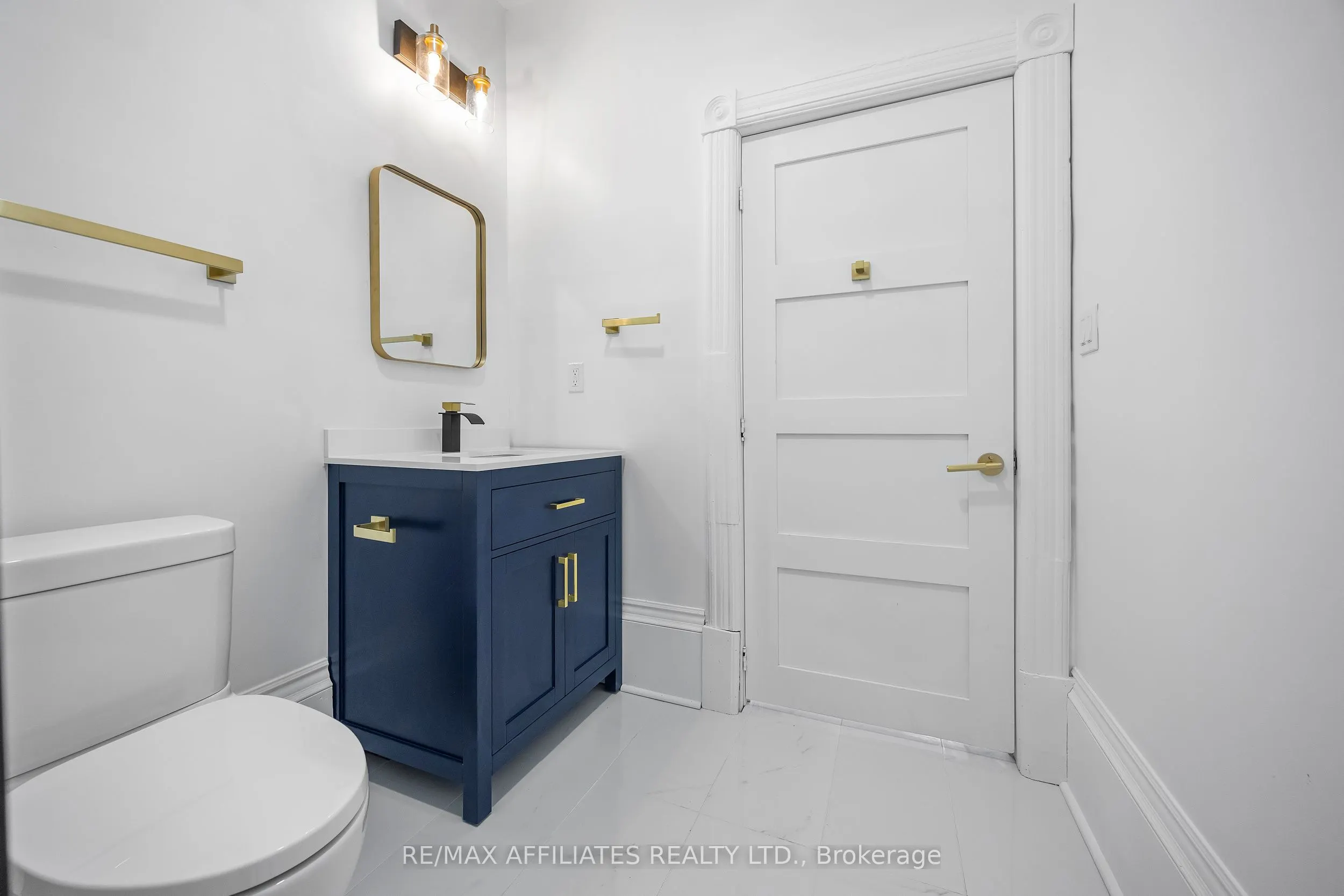 45 Drummond Street W