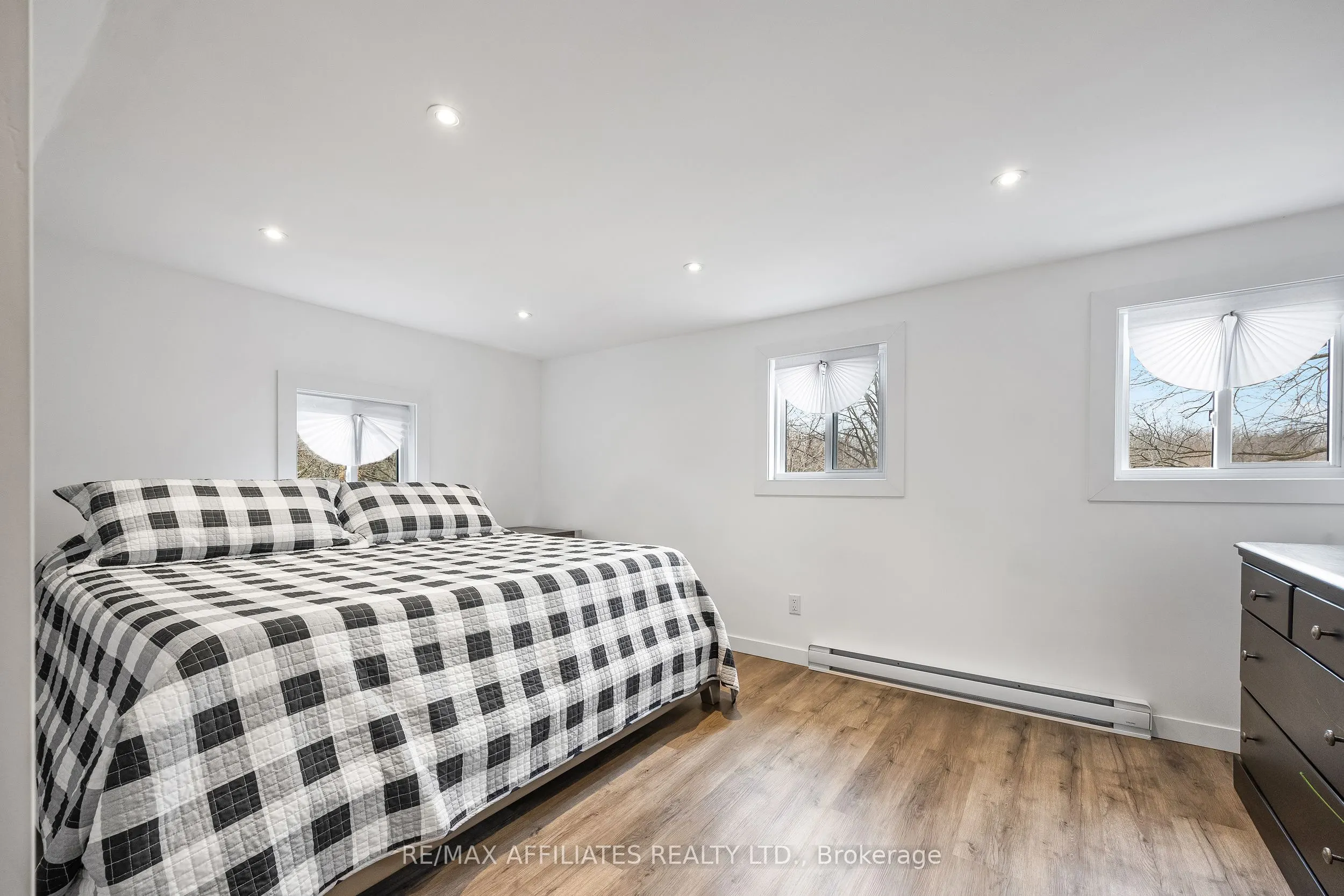 45 Drummond Street W