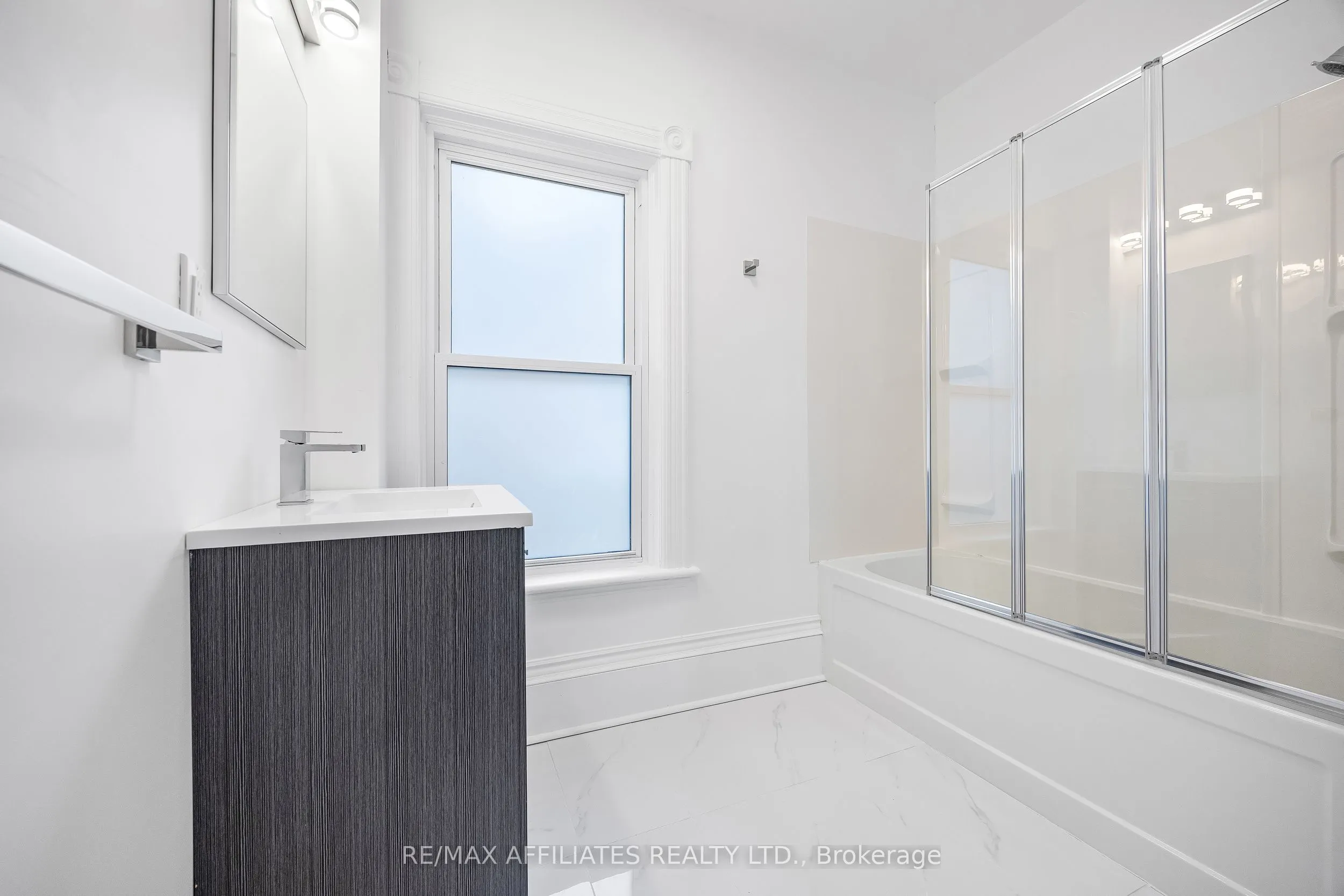 45 Drummond Street W