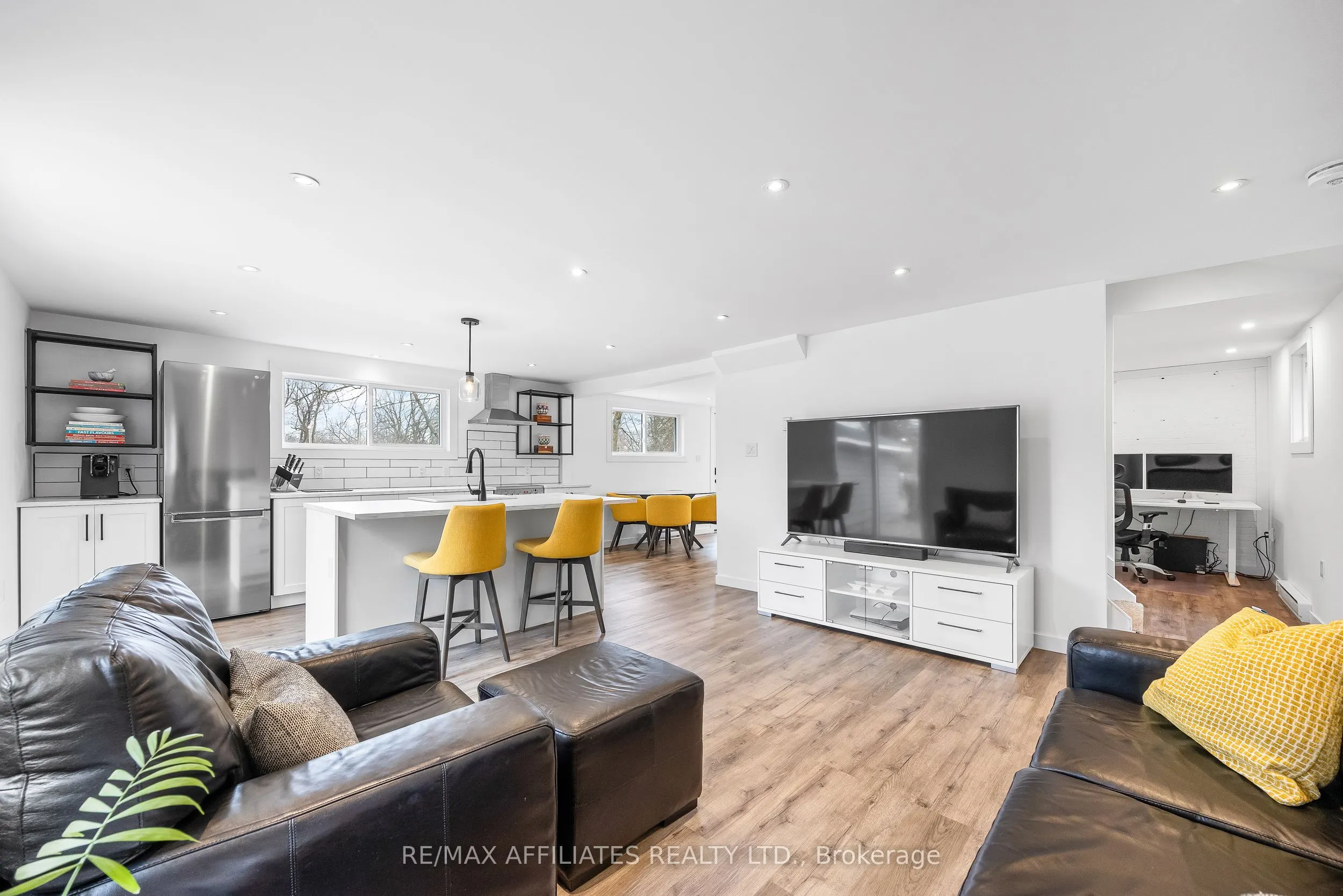 45 Drummond Street W