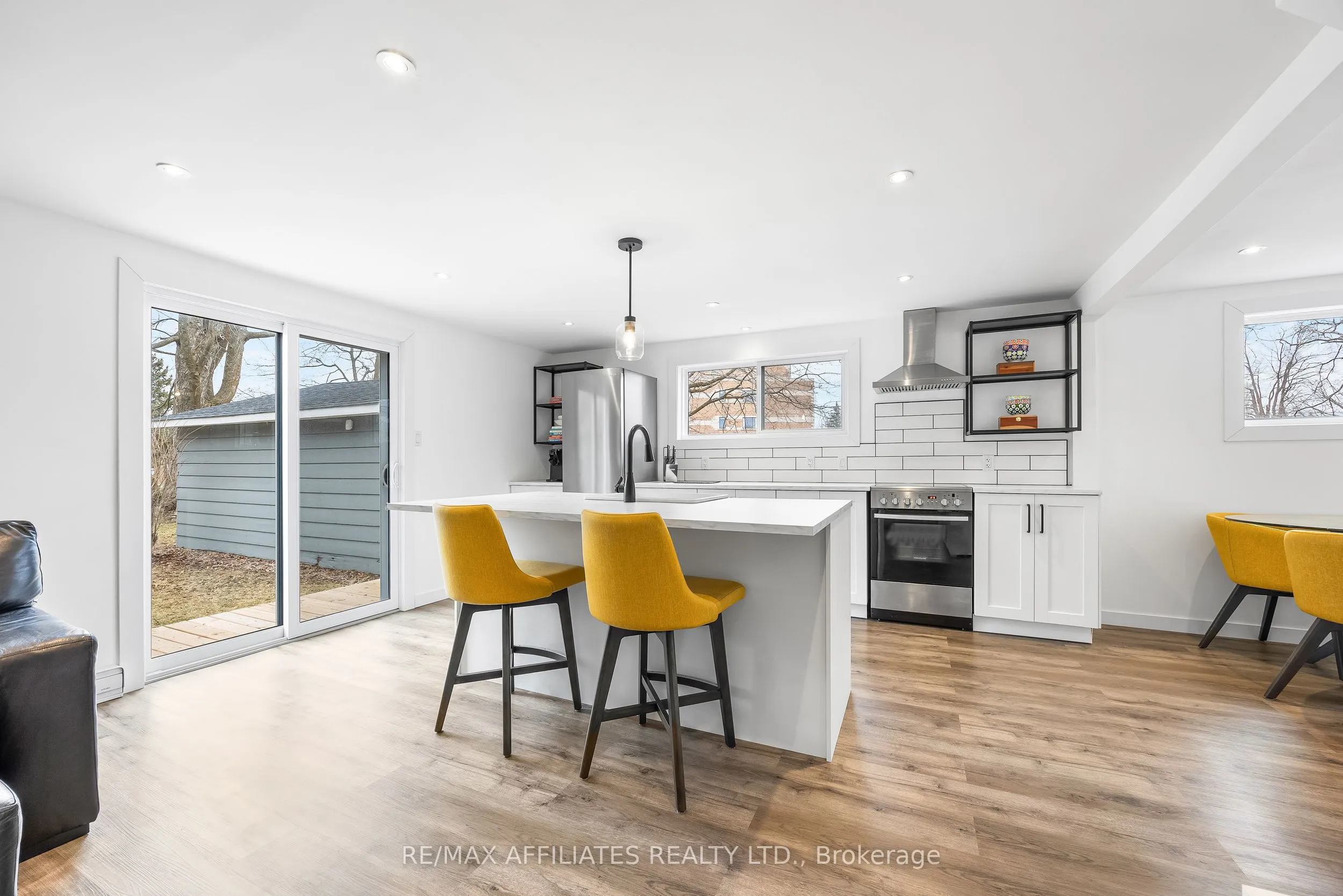 45 Drummond Street W