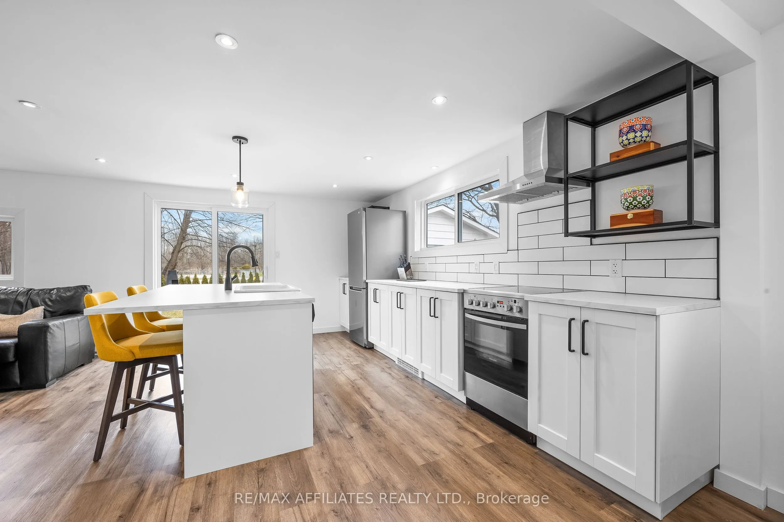 45 Drummond Street W