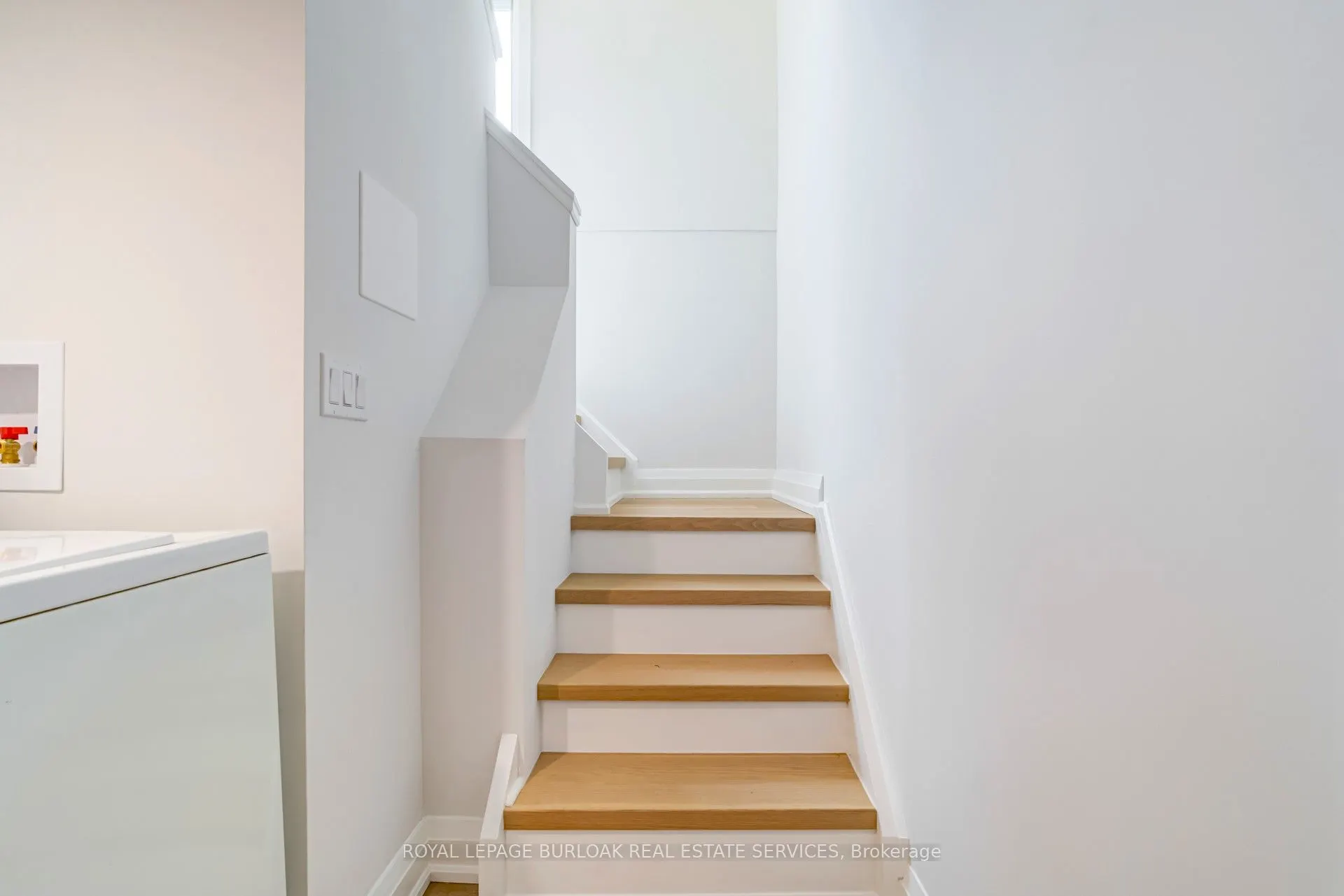 63 Fernwood Crescent