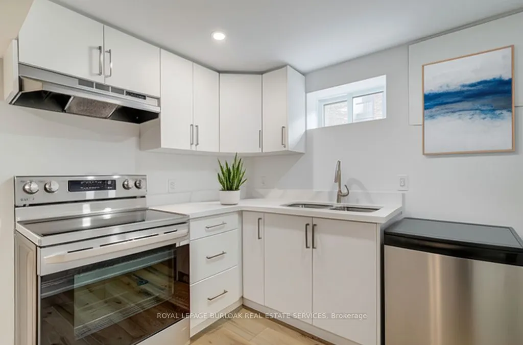 63 Fernwood Crescent