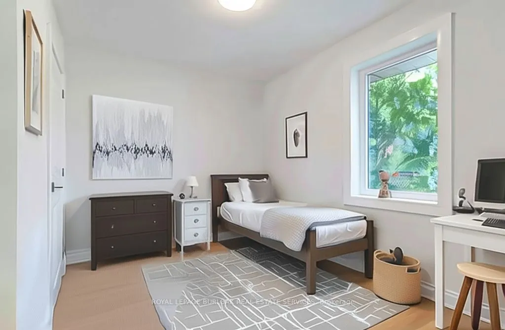 63 Fernwood Crescent