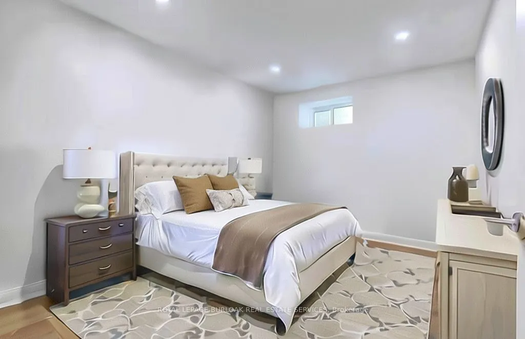 63 Fernwood Crescent