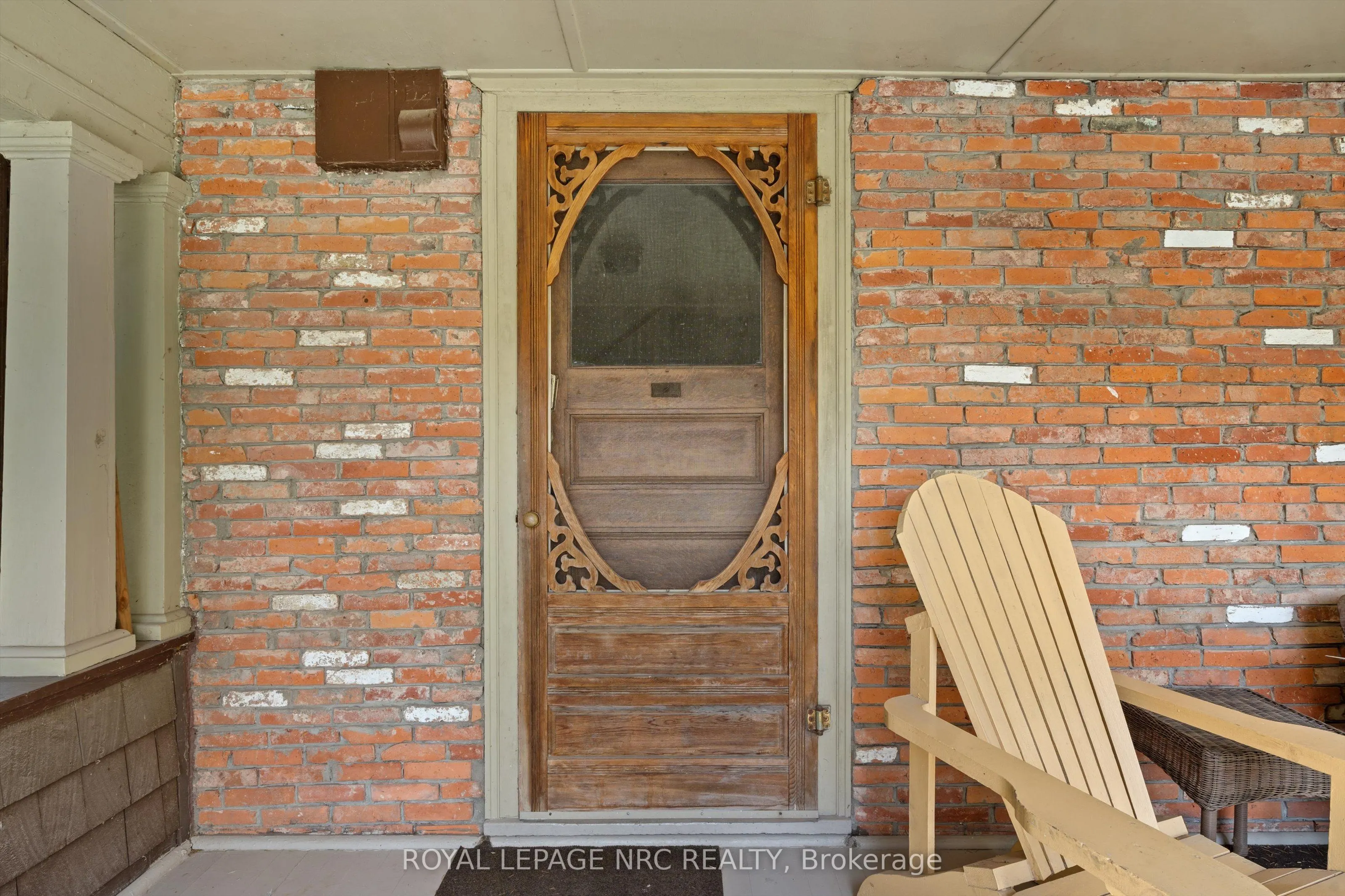 305 Victoria Street