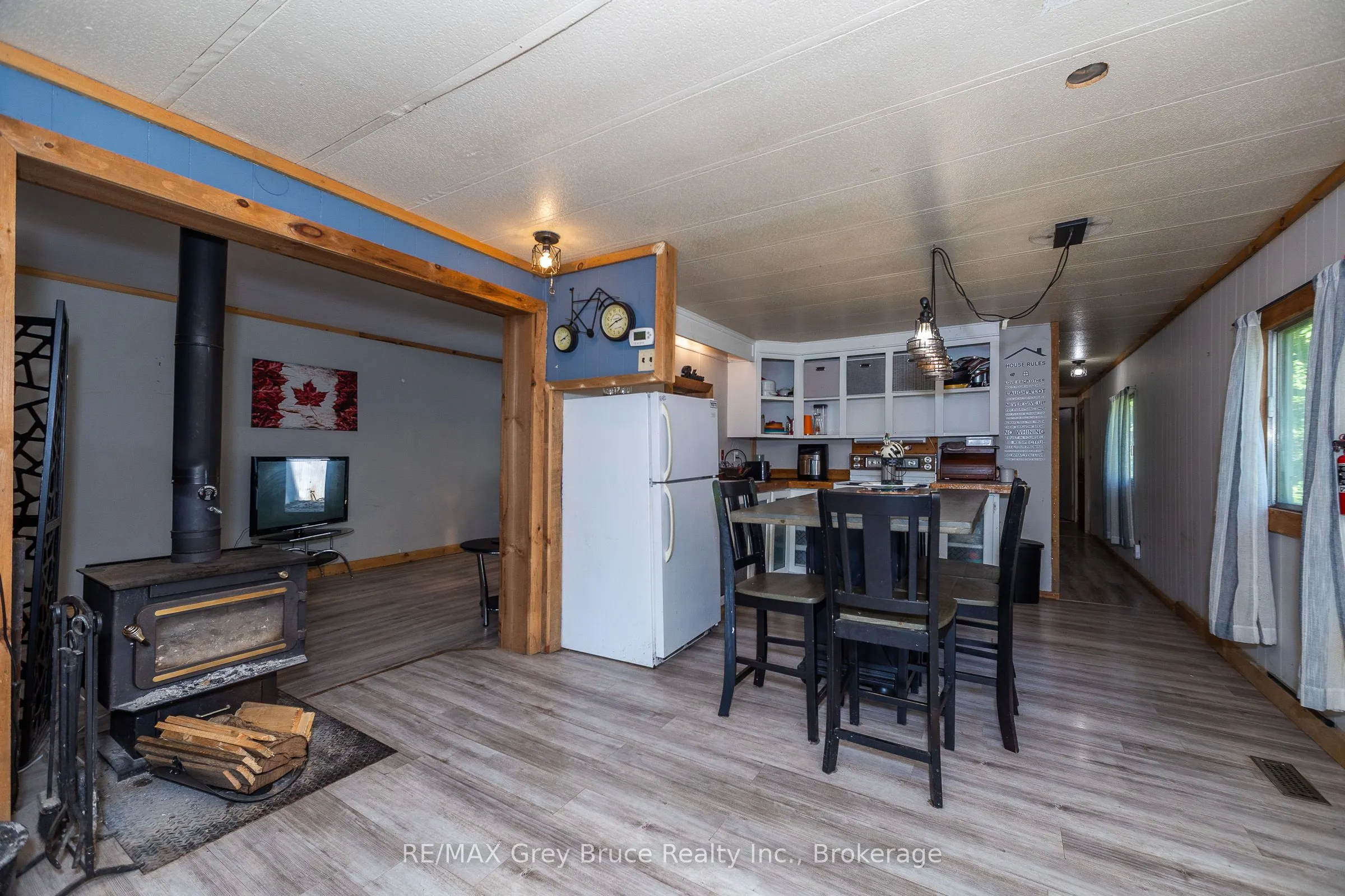 362404 Lindenwood Road