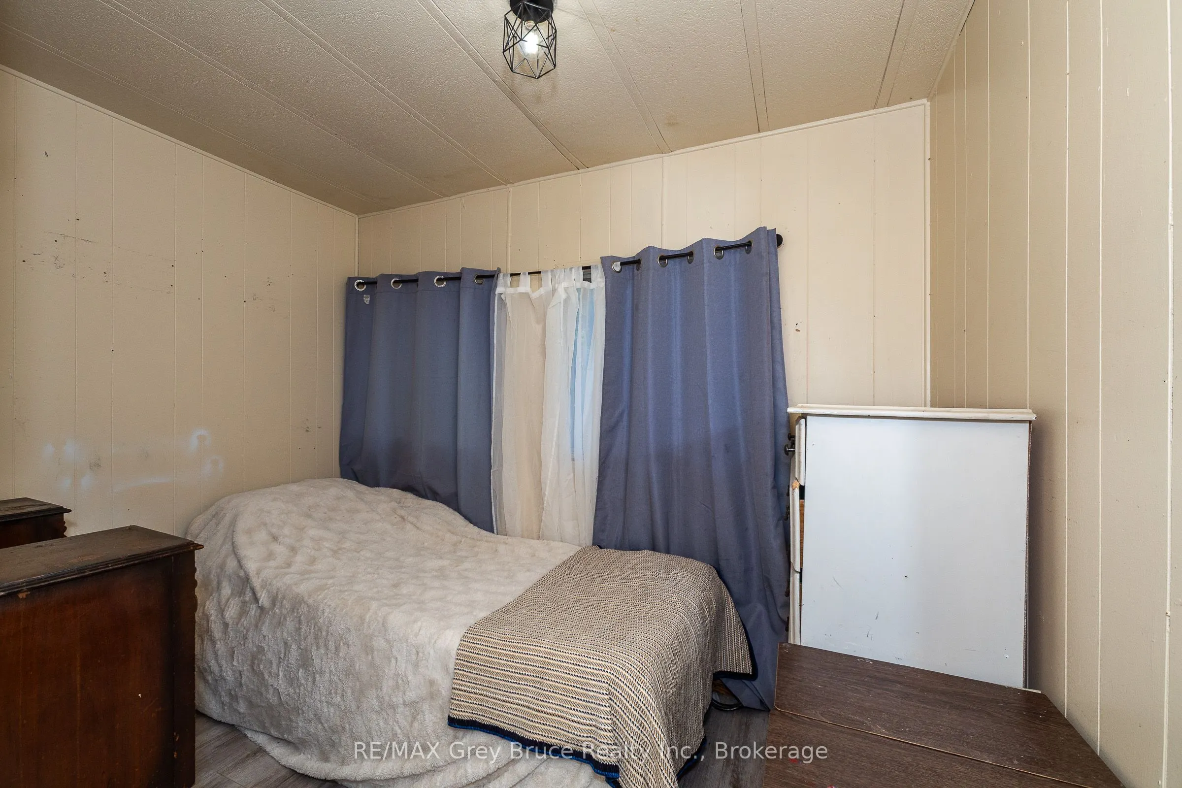 362404 Lindenwood Road