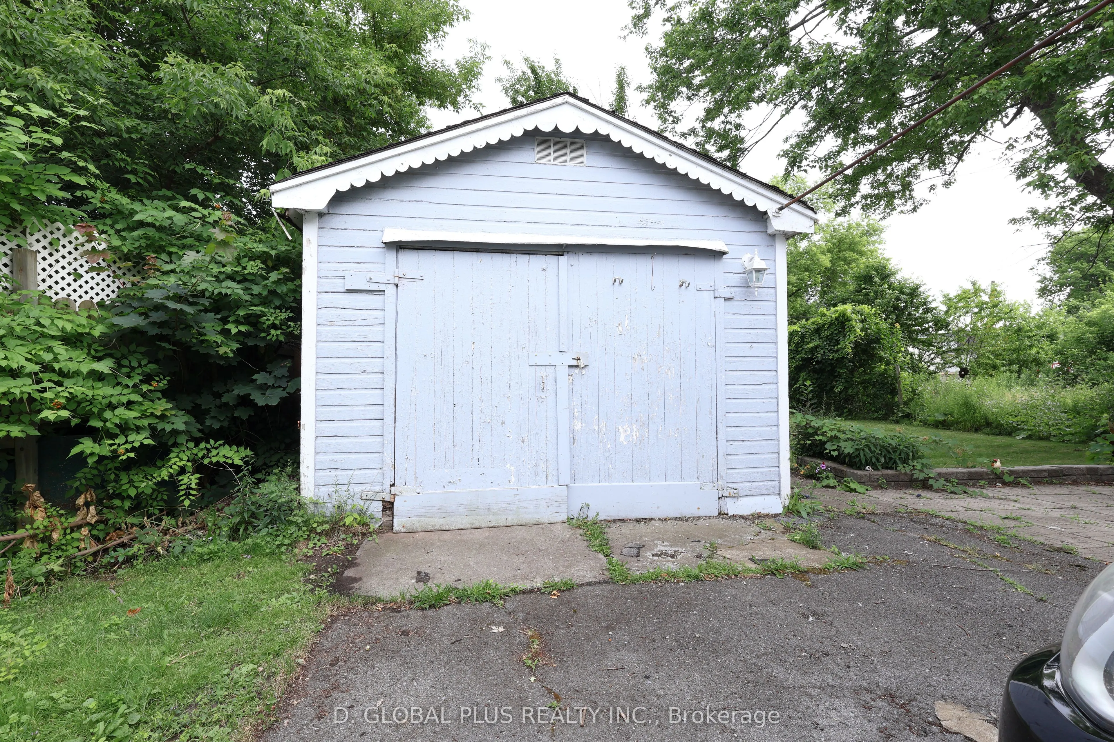 16 Smith Avenue
