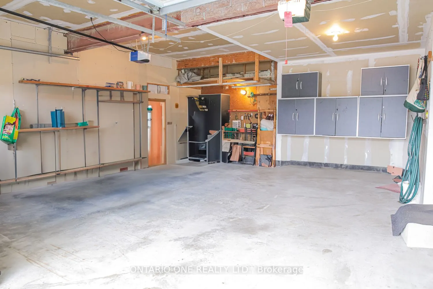 16 Wood Court