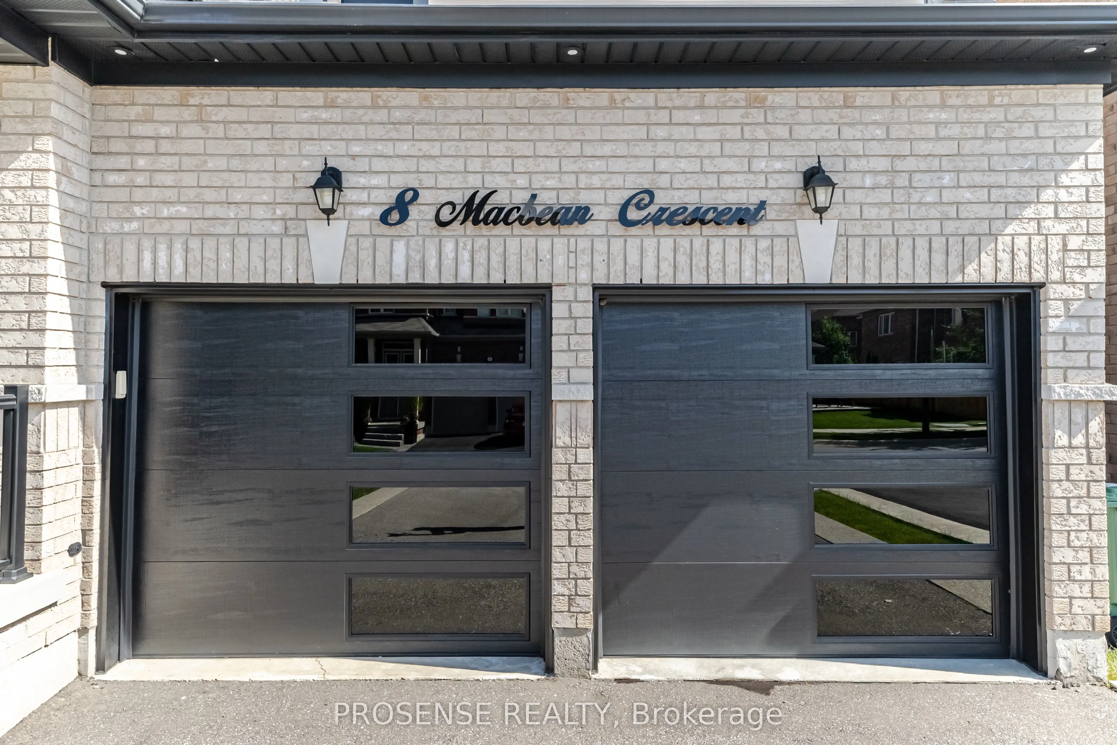 8 Macbean Crescent