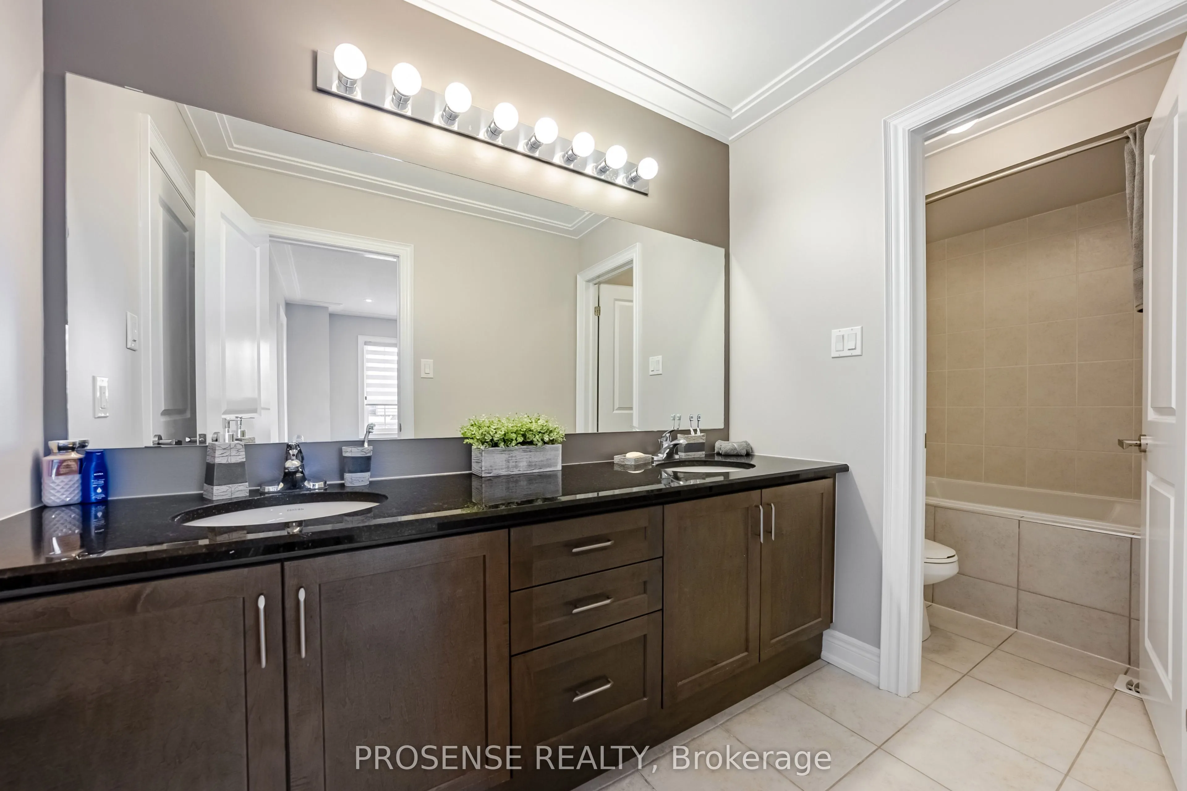 8 Macbean Crescent