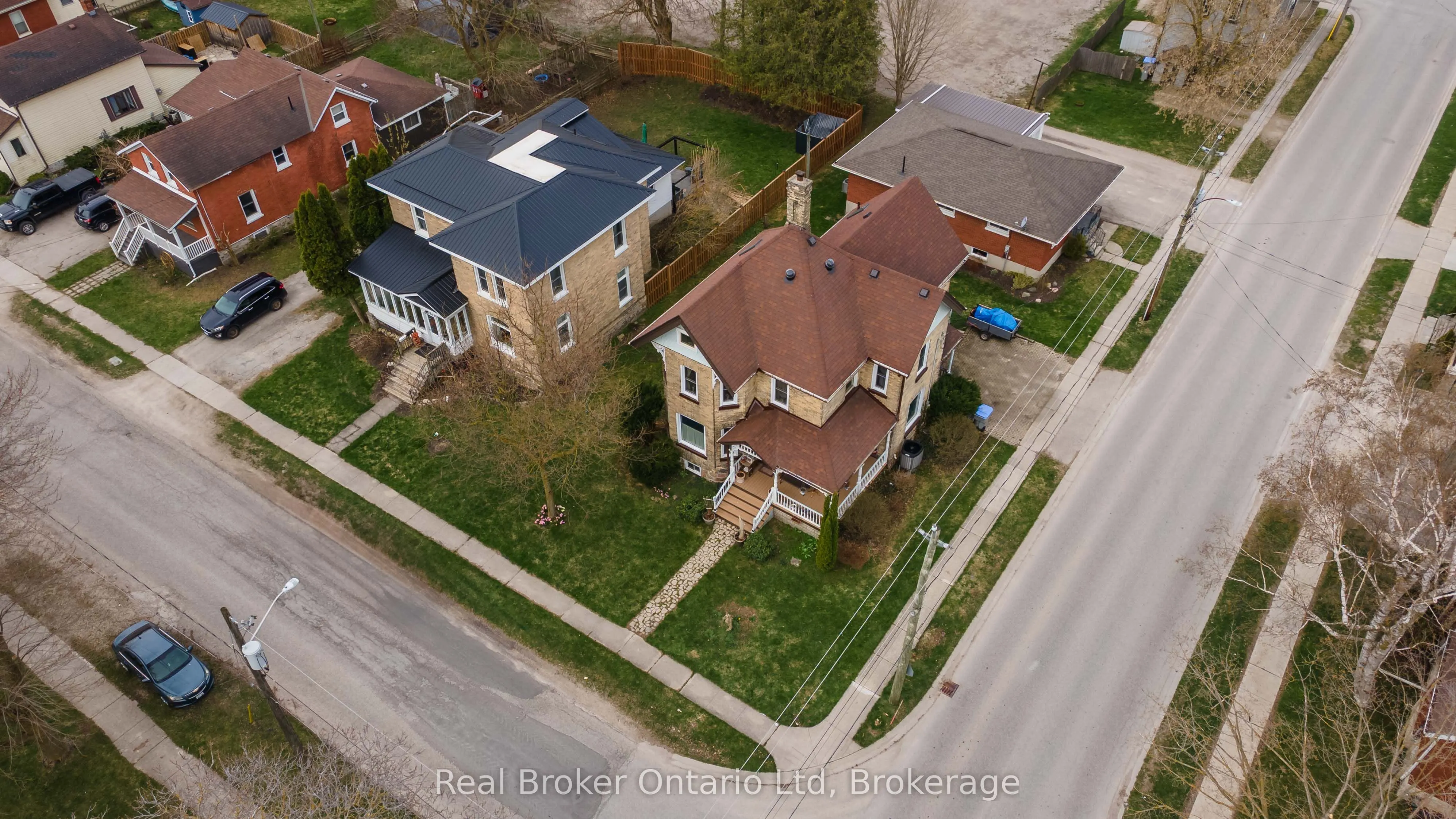 295 Livingstone Avenue N