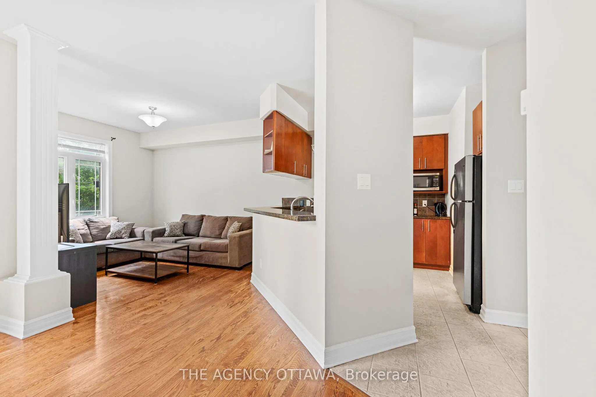 711 CHURCHILL Avenue N #203