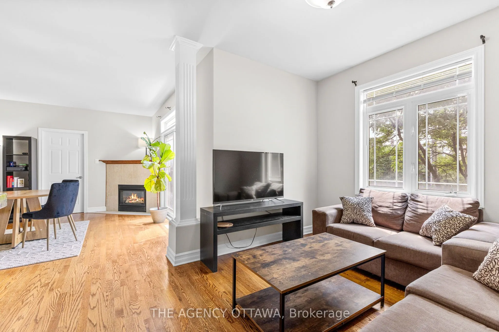 711 CHURCHILL Avenue N #203