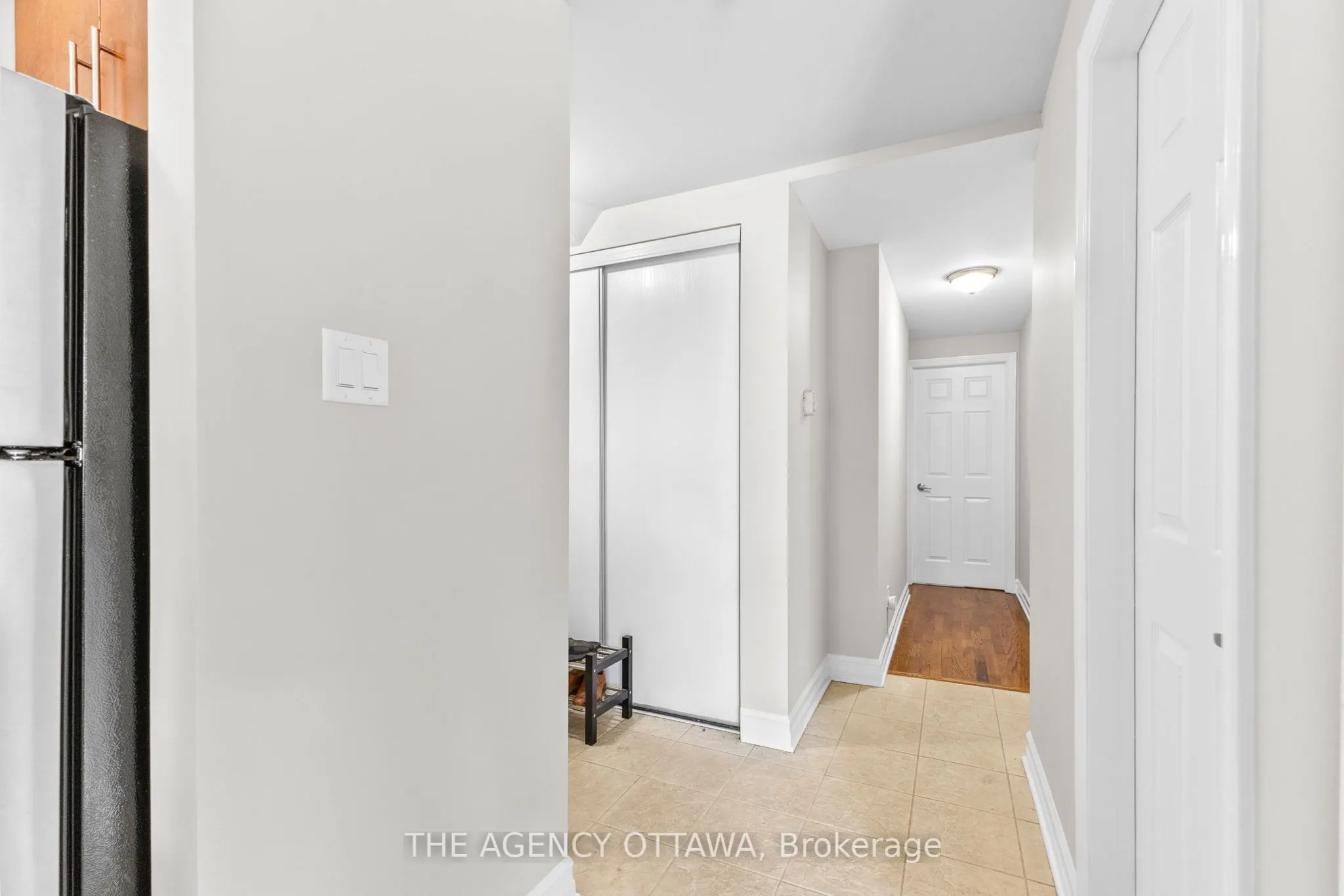 711 CHURCHILL Avenue N #203