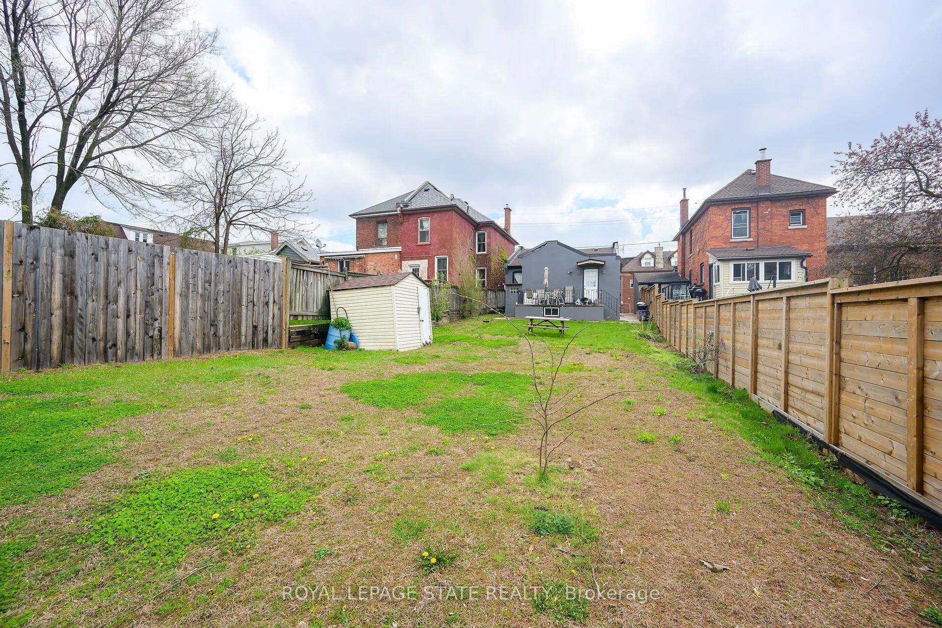 129 Dundurn Street N