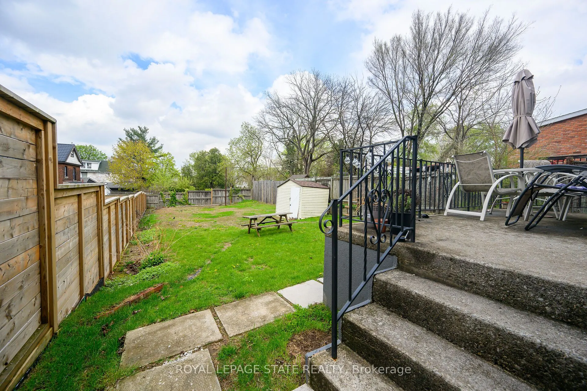129 Dundurn Street N