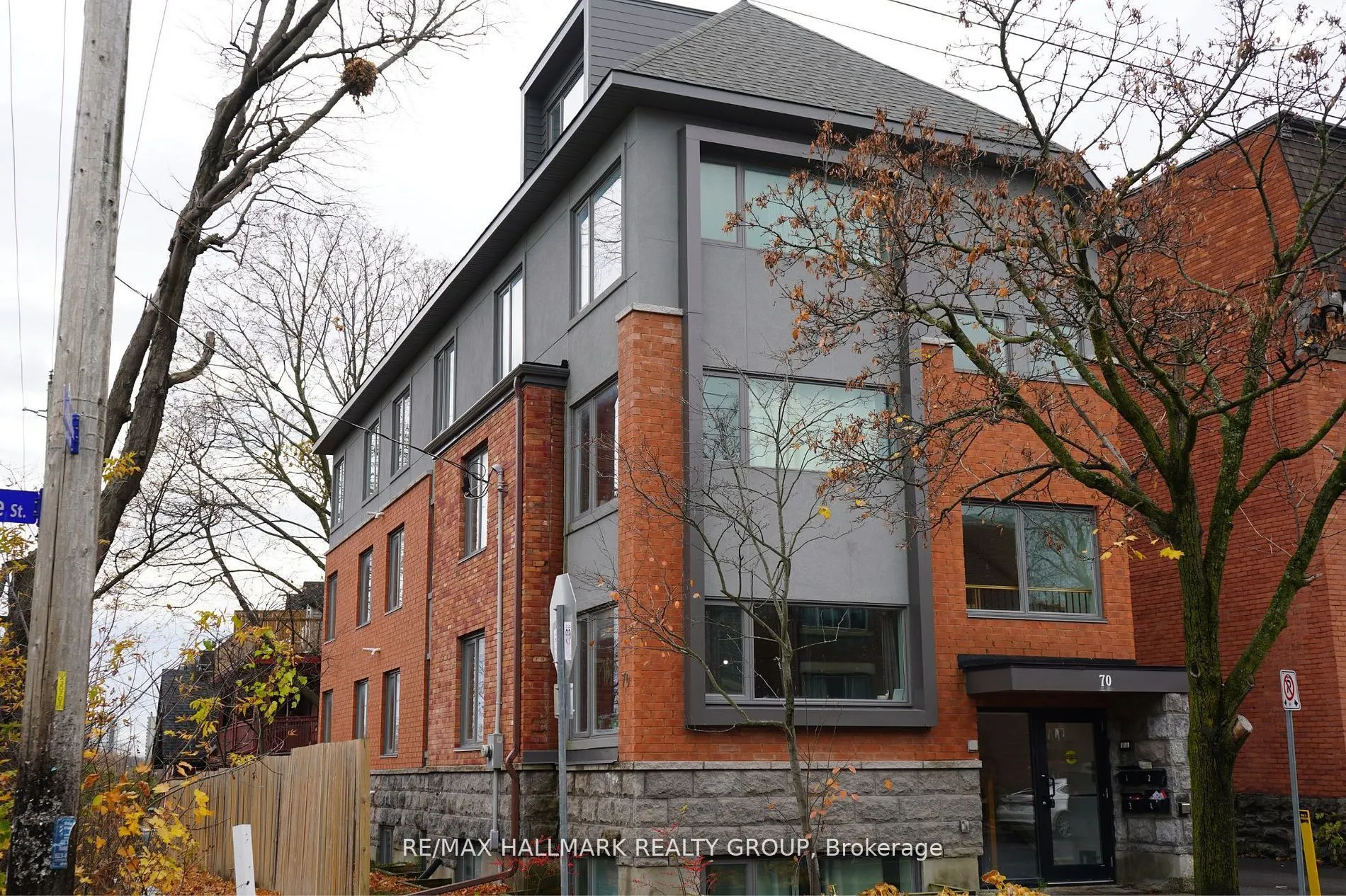 70 RUSSELL Avenue