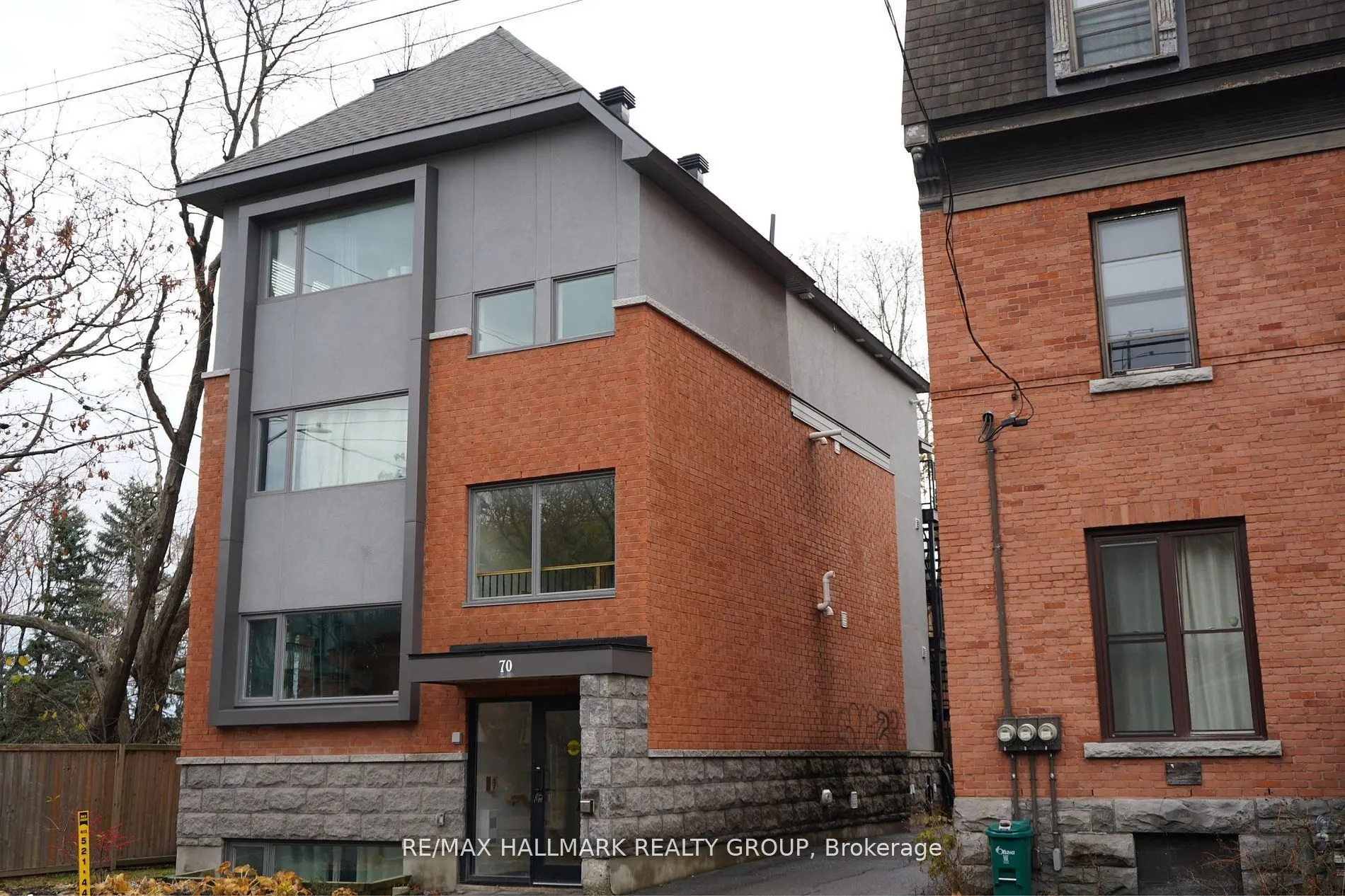 70 RUSSELL Avenue