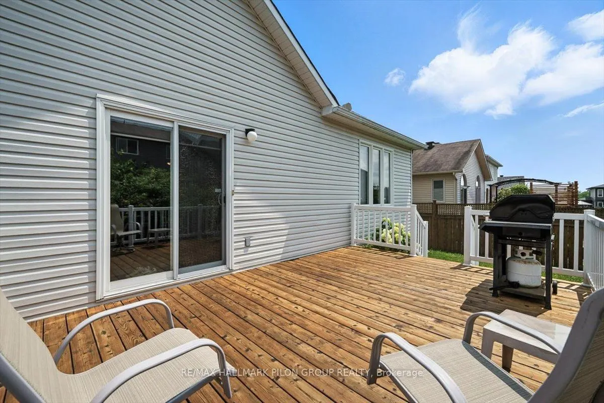 128 Topaze Crescent