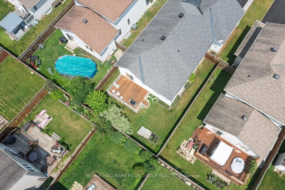 128 Topaze Crescent