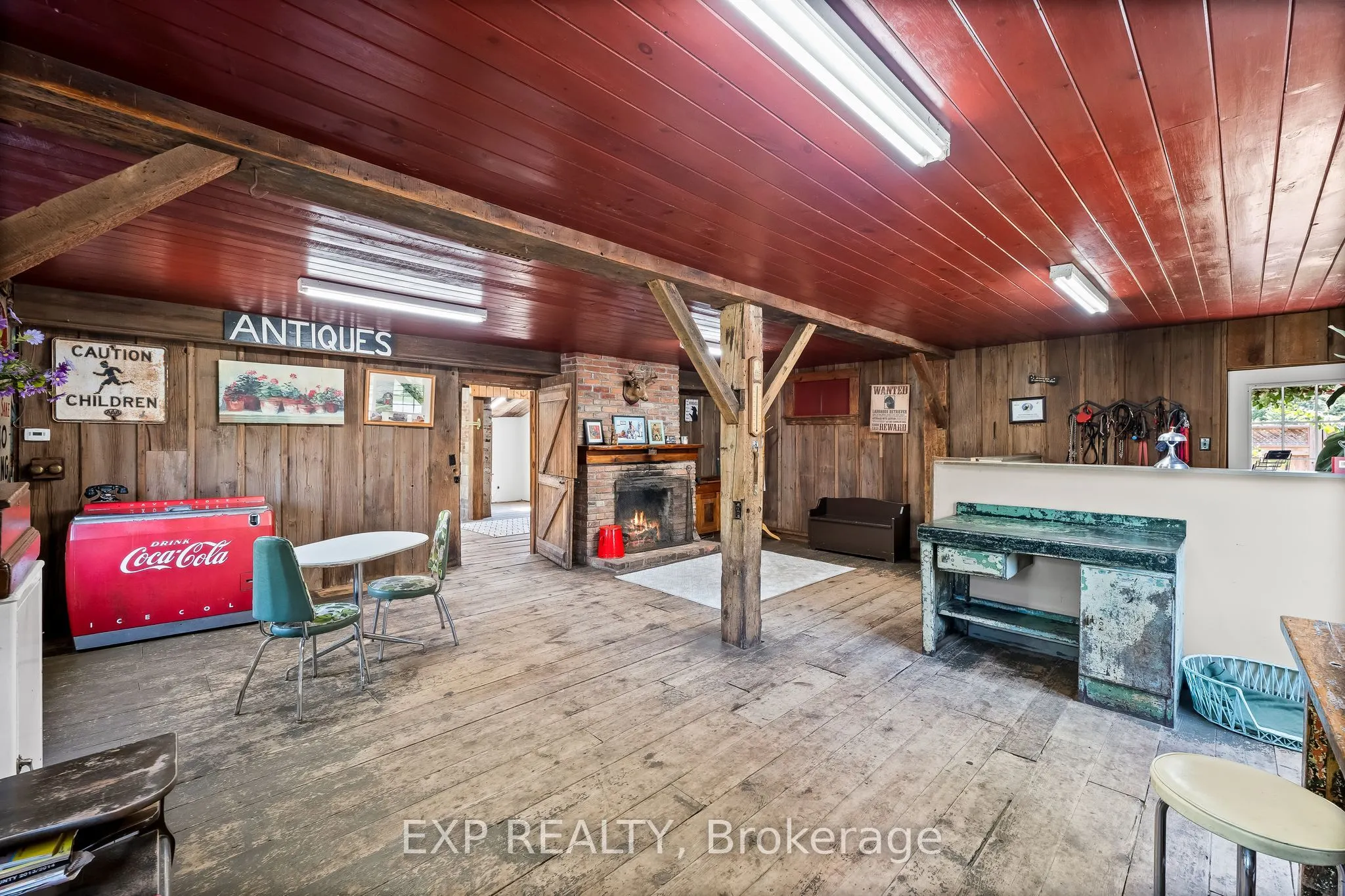 206 King Street E