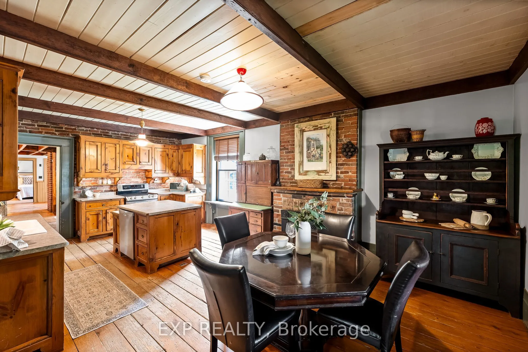 206 King Street E