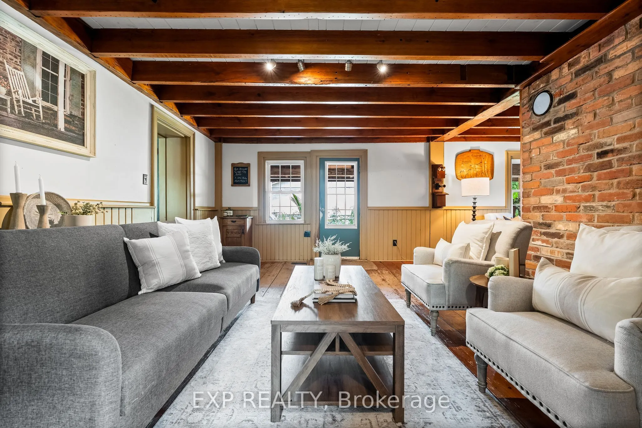 206 King Street E