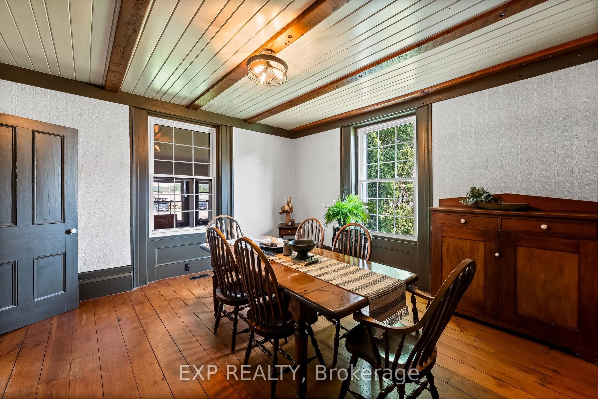 206 King Street E
