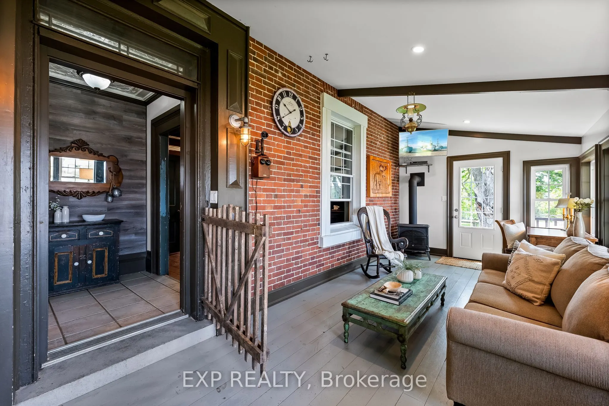 206 King Street E