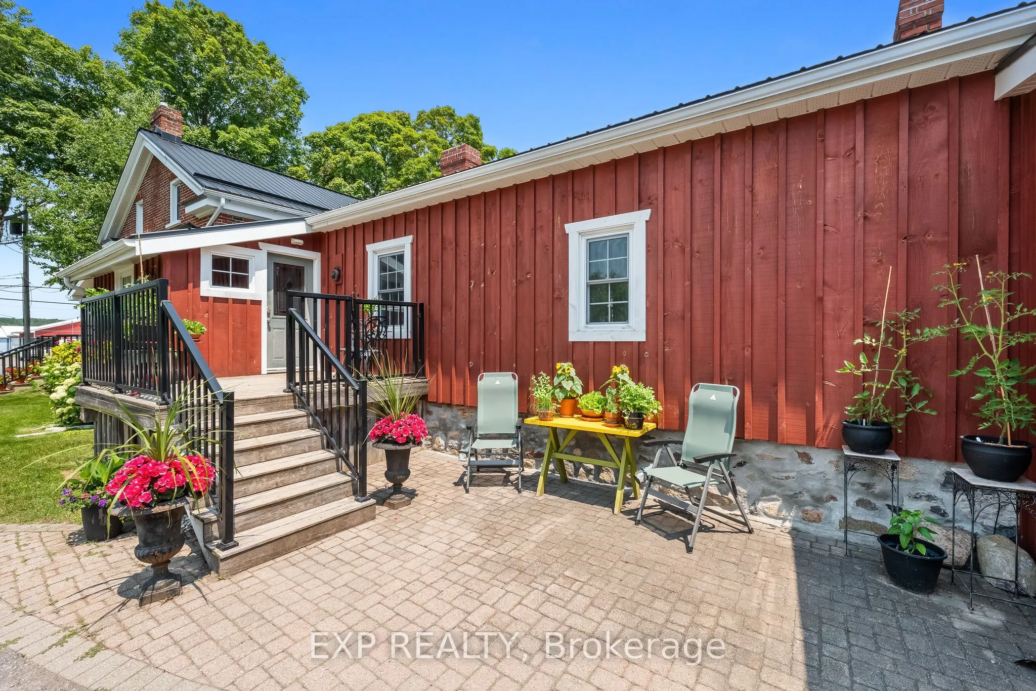 206 King Street E