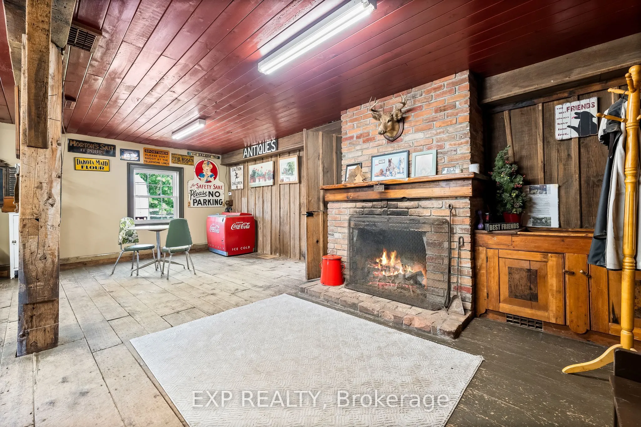 206 King Street E