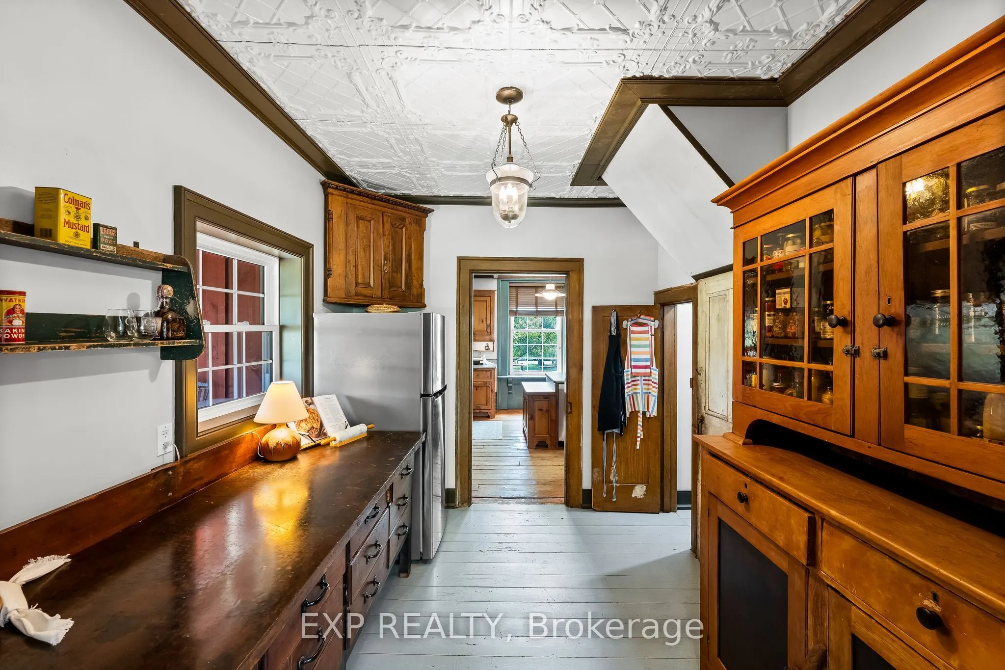 206 King Street E