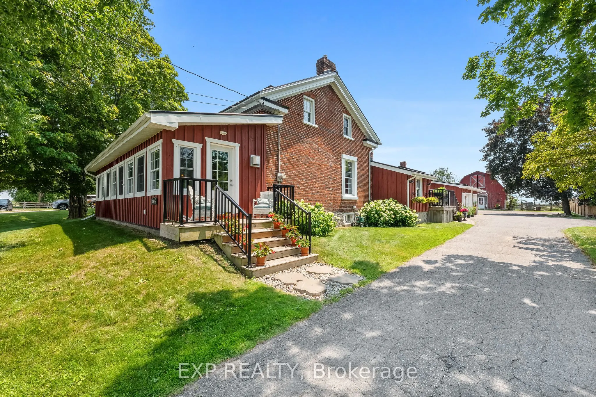 206 King Street E