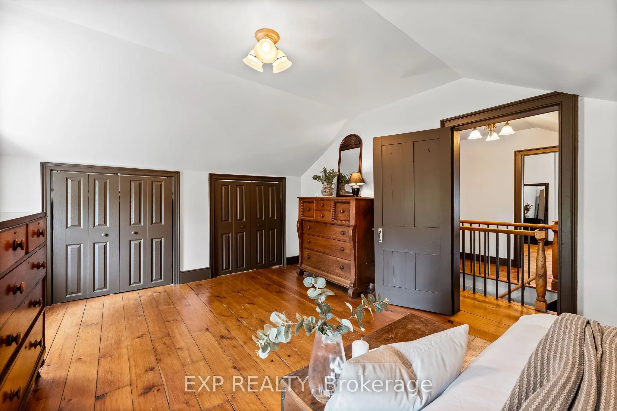 206 King Street E