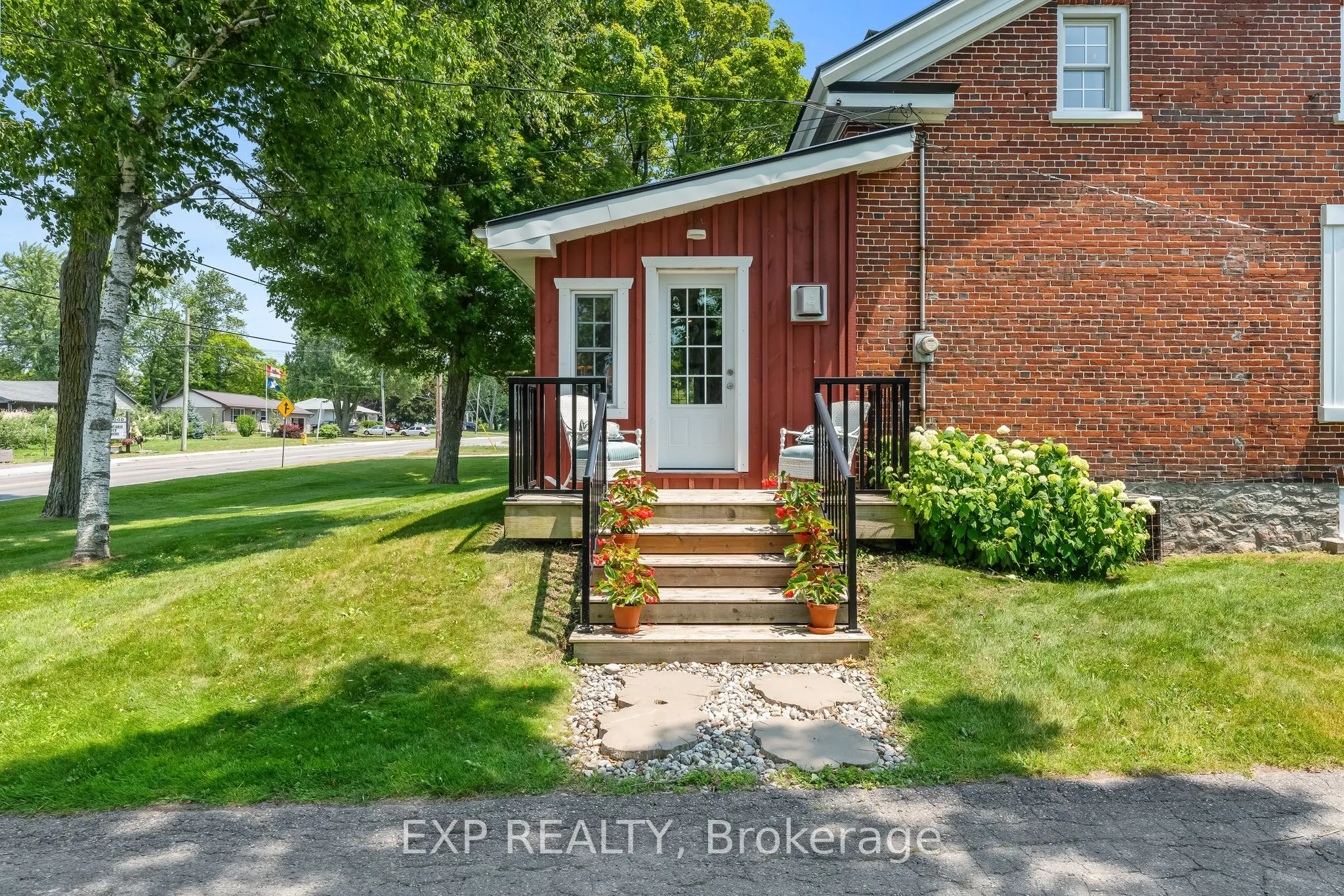 206 King Street E