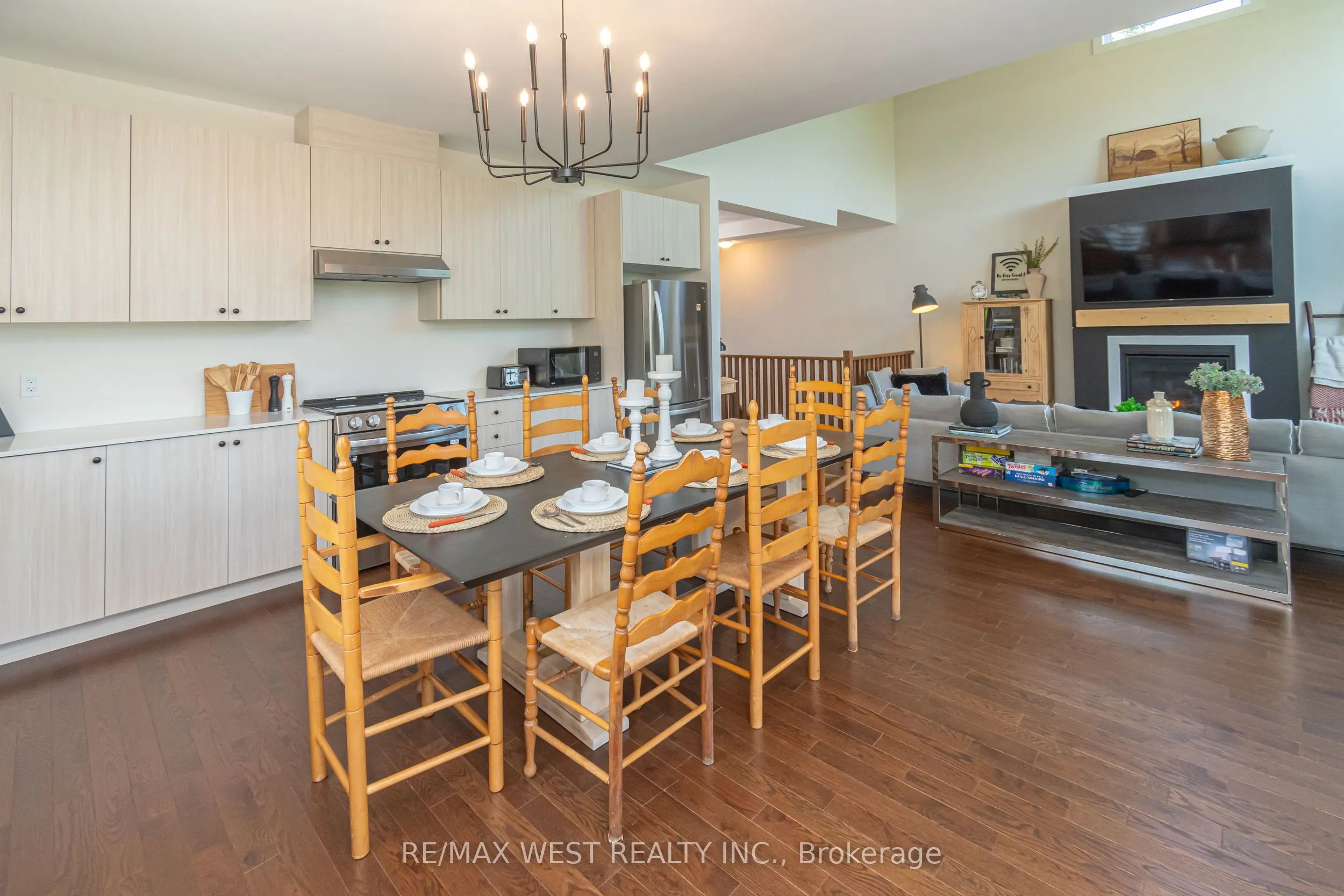 1006 Fallingbrook Court, #27