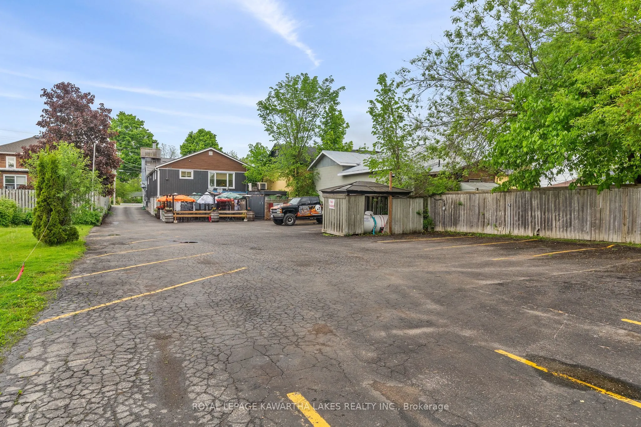 17 King Street E