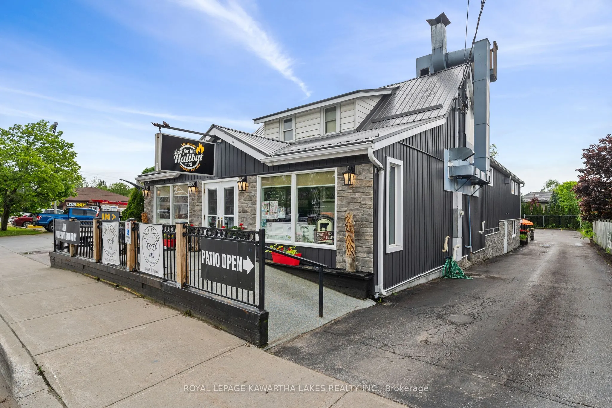 17 King Street E