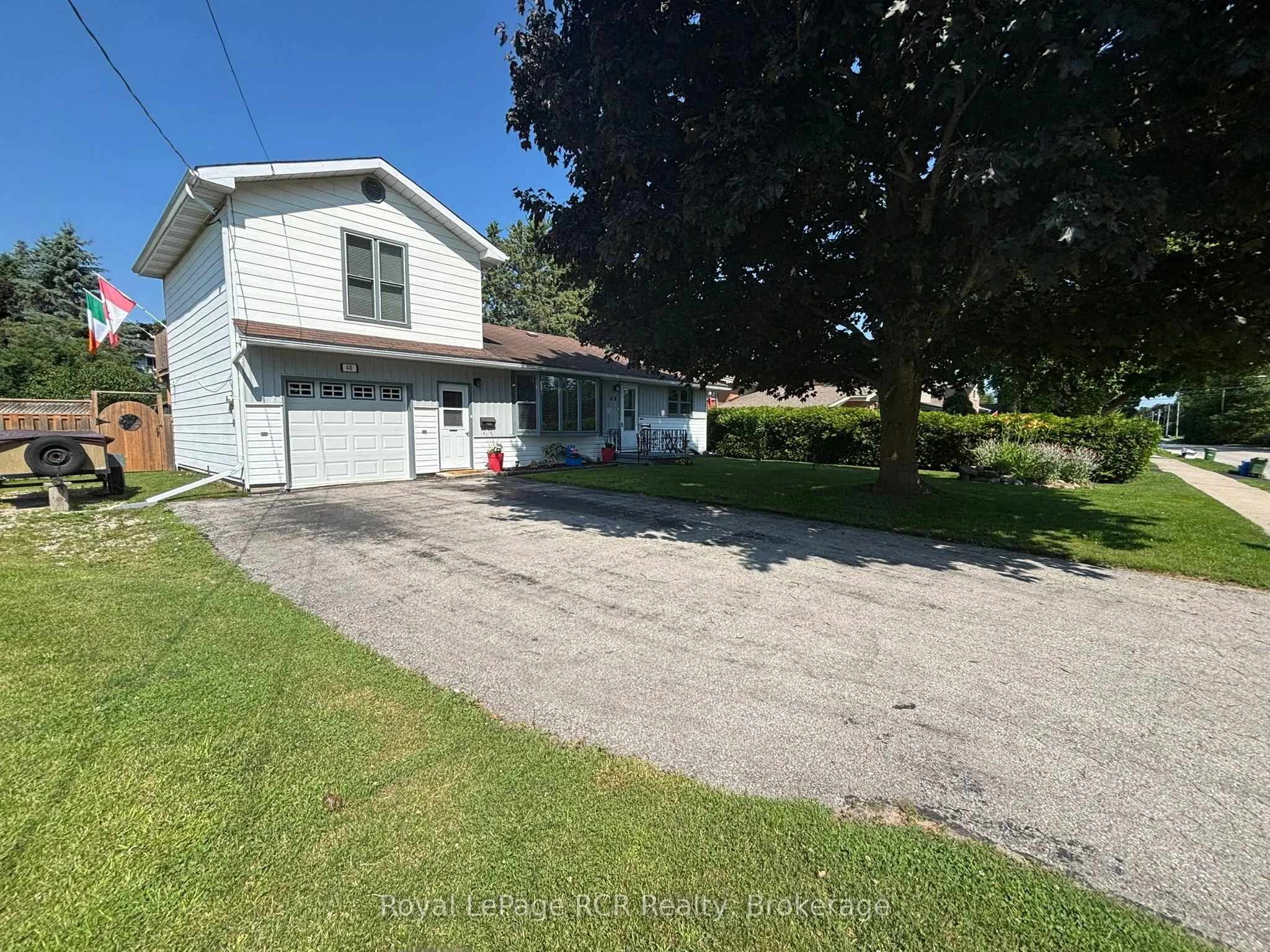 48 4th Avenue W