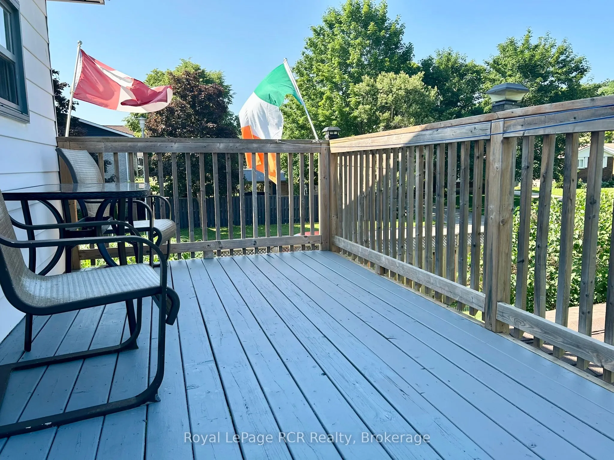 48 4th Avenue W